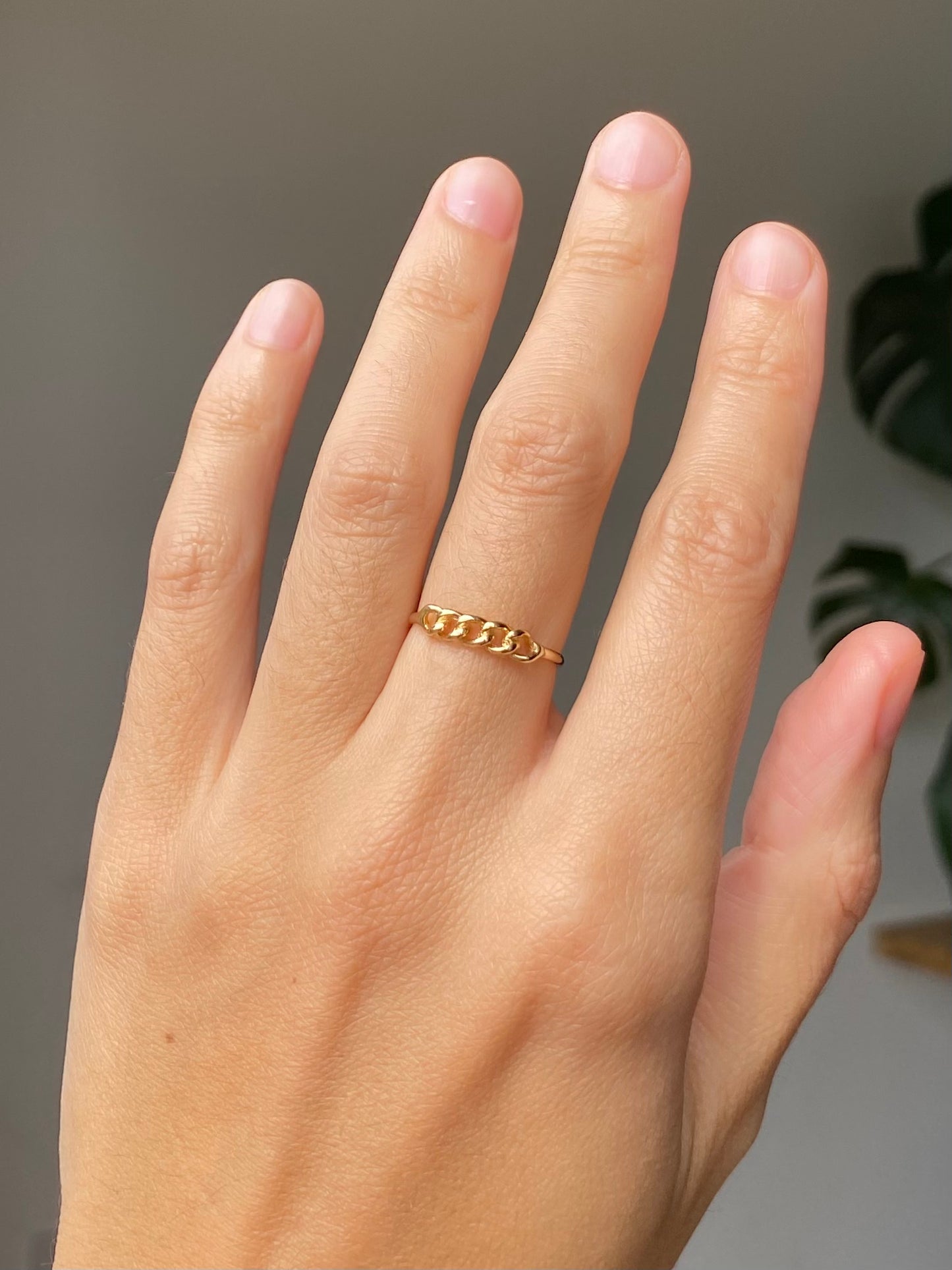 Preloved 14k Gold Dainty Chain Ring