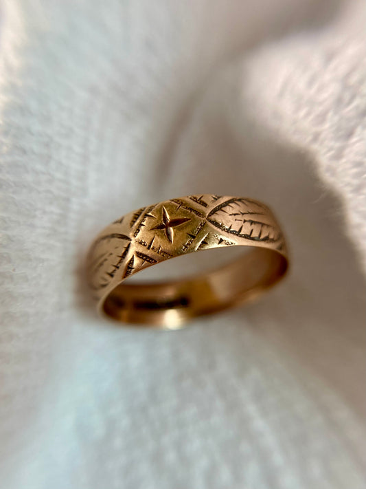 Vintage 9ct Gold Patterned Band