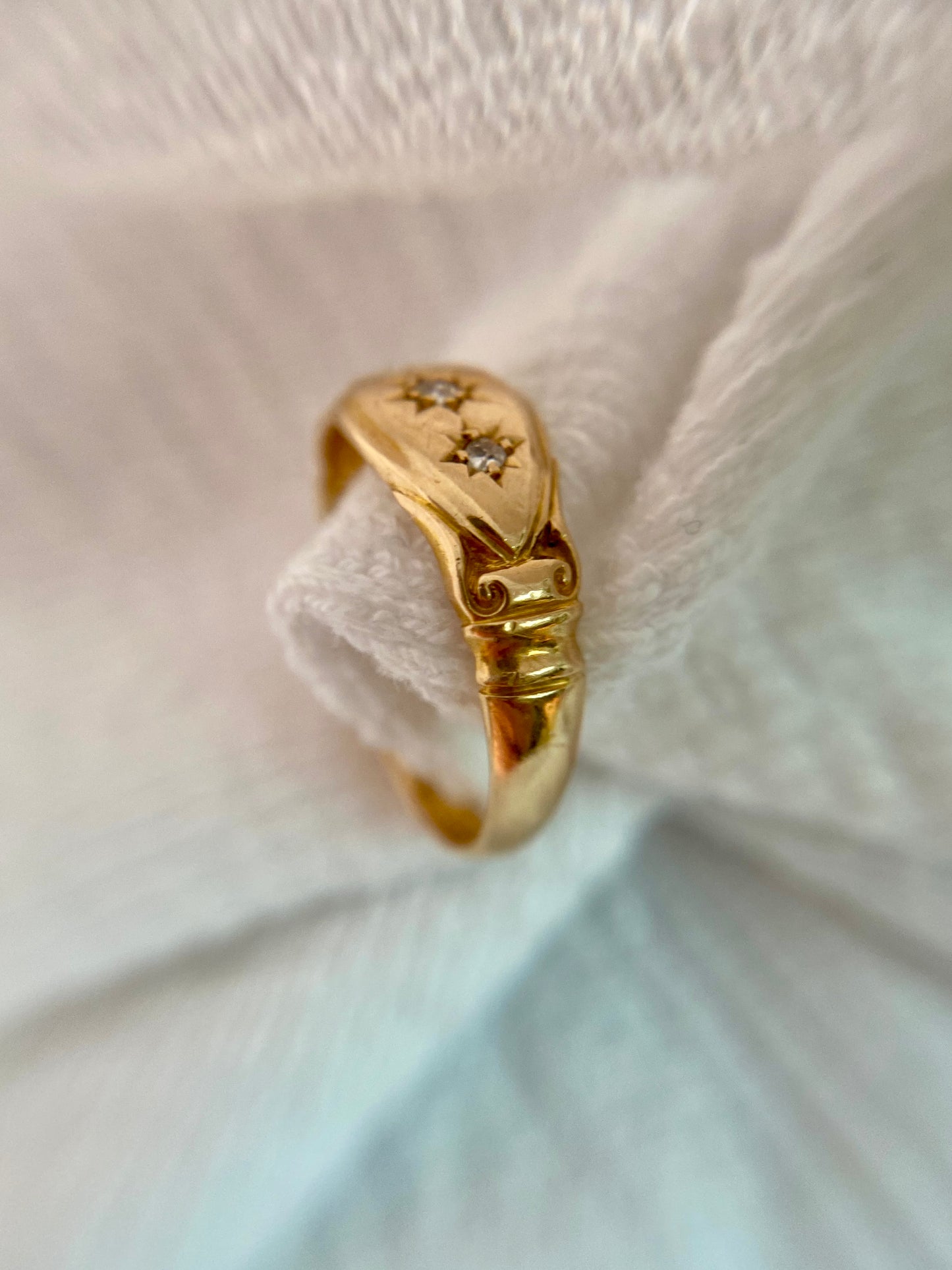 Antique 18ct Gold Diamond Starburst Trilogy Ring