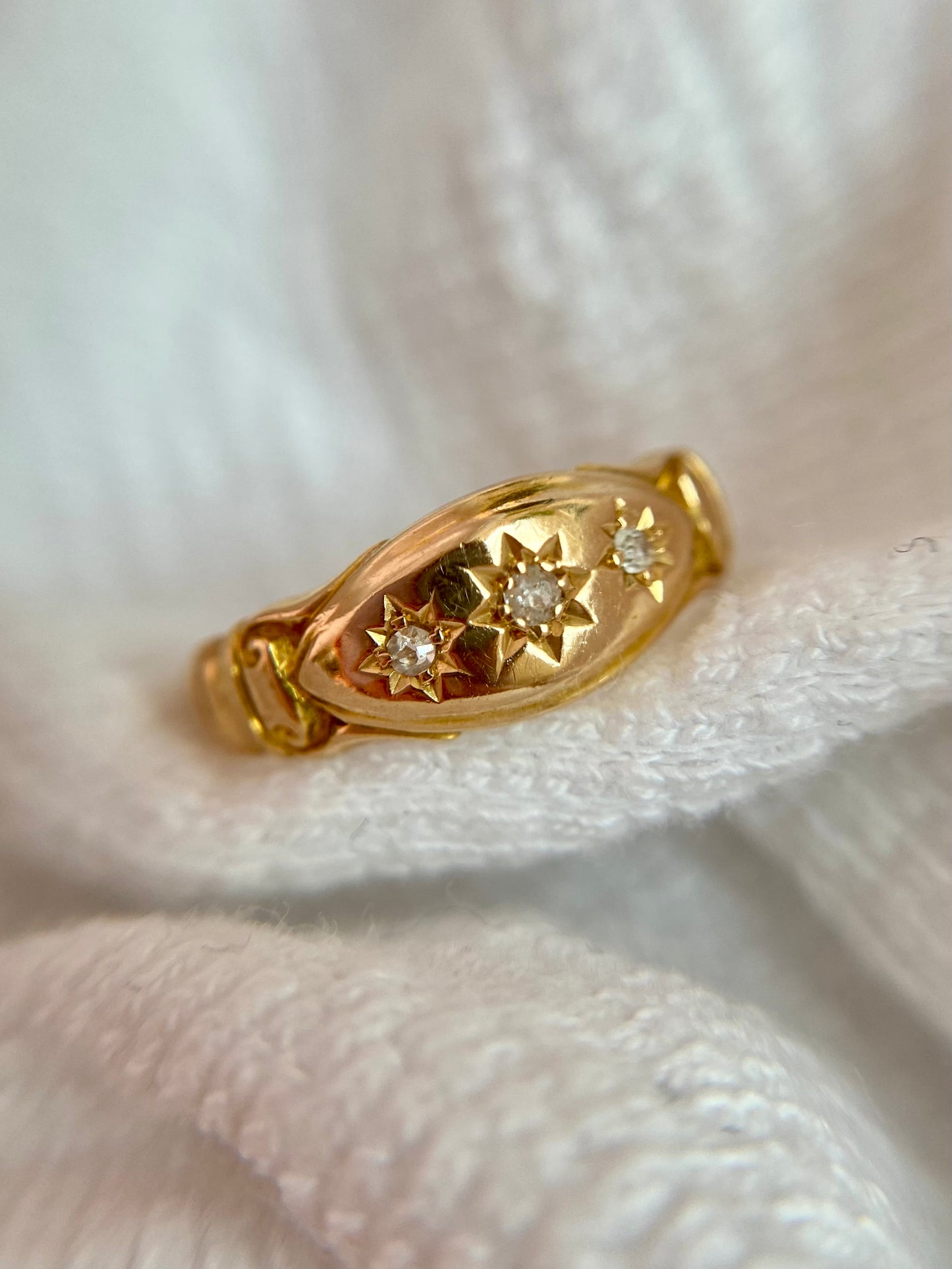 Antique 18ct Gold Diamond Starburst Trilogy Ring