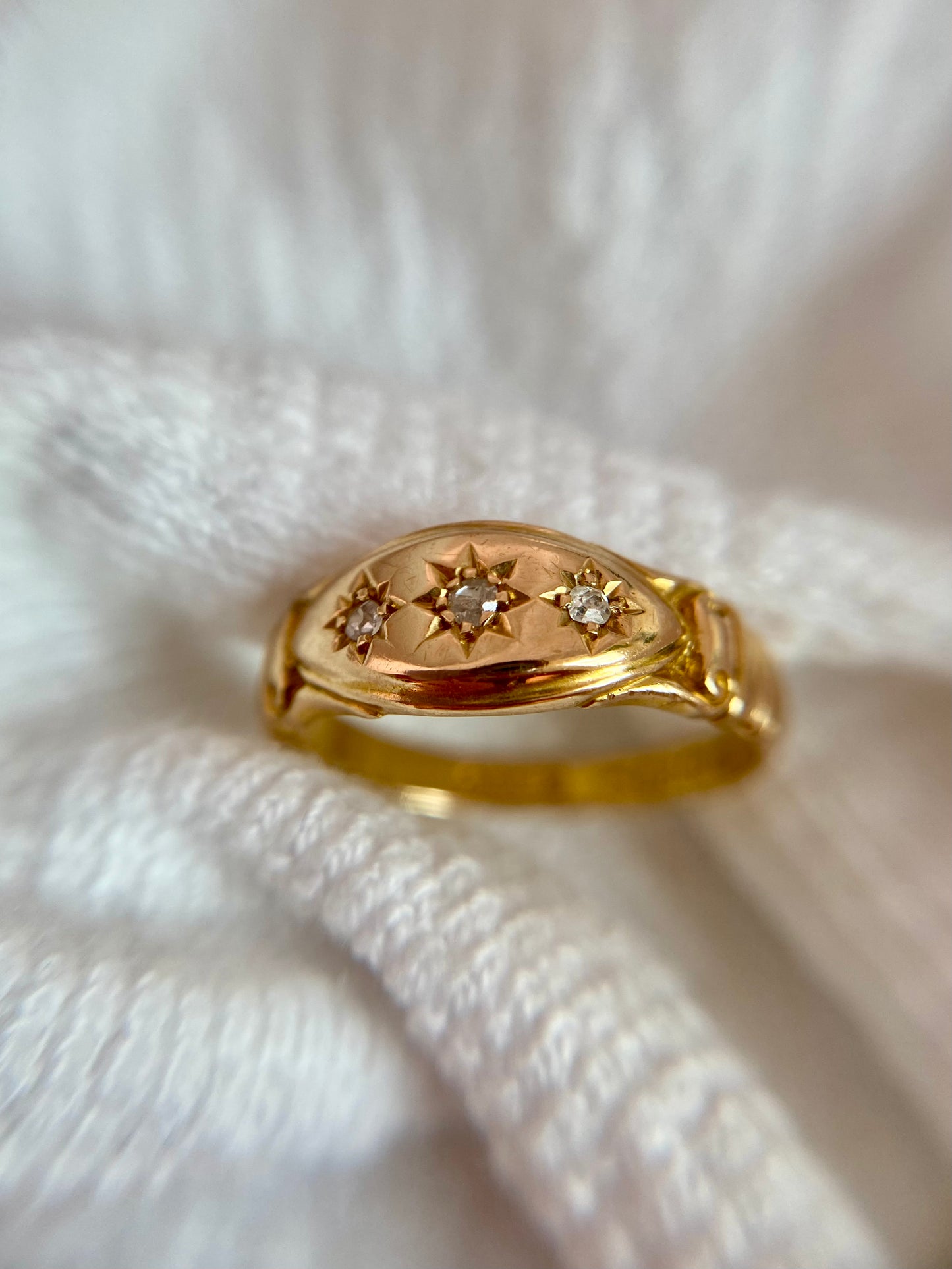 Antique 18ct Gold Diamond Starburst Trilogy Ring