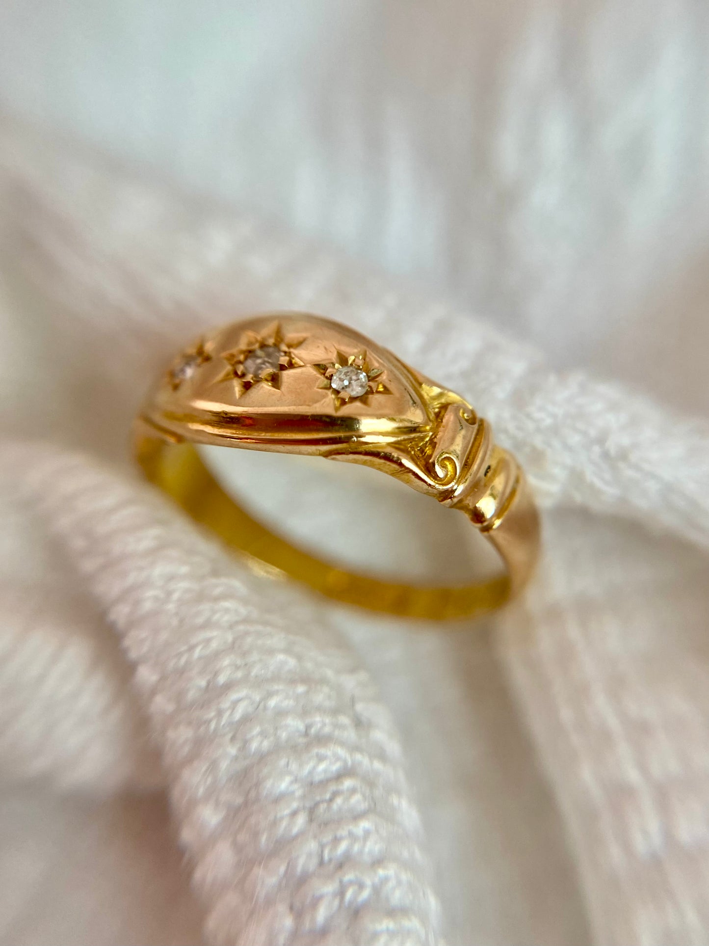 Antique 18ct Gold Diamond Starburst Trilogy Ring