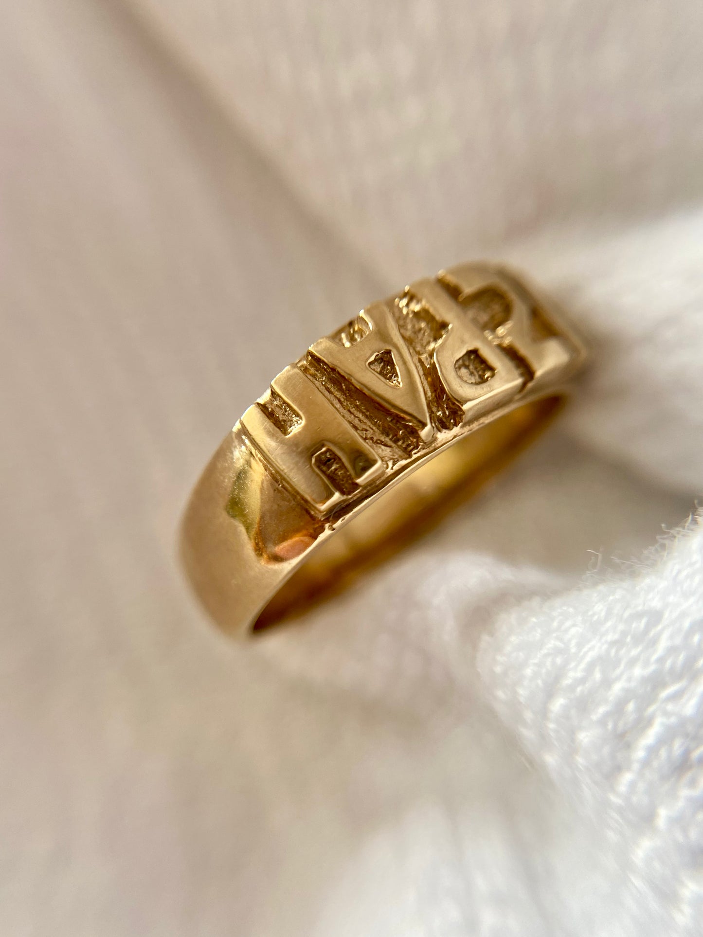 Vintage Heavy 9ct Gold Mizpah Ring