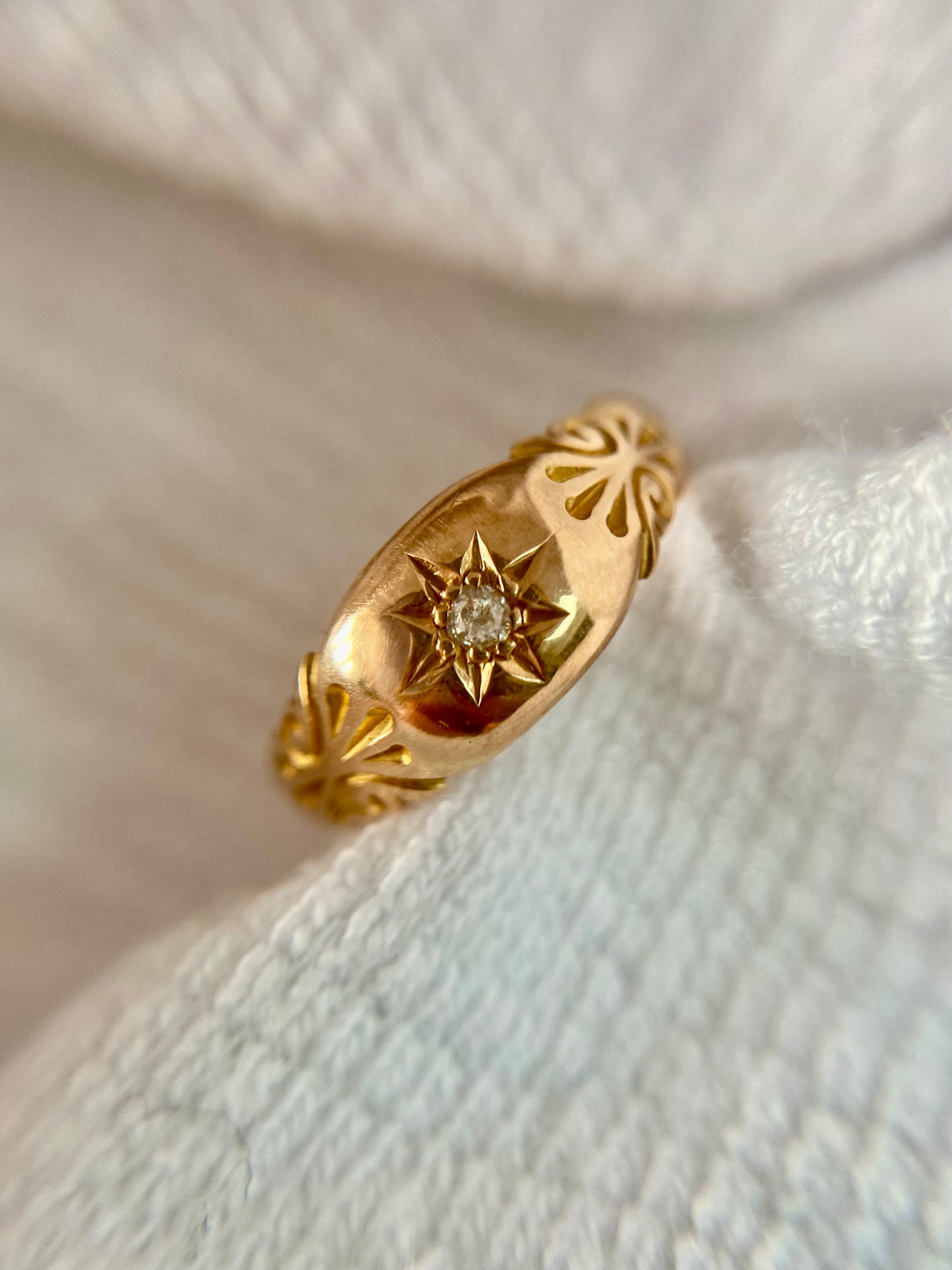 Antique 18ct Gold Diamond Starburst Ring
