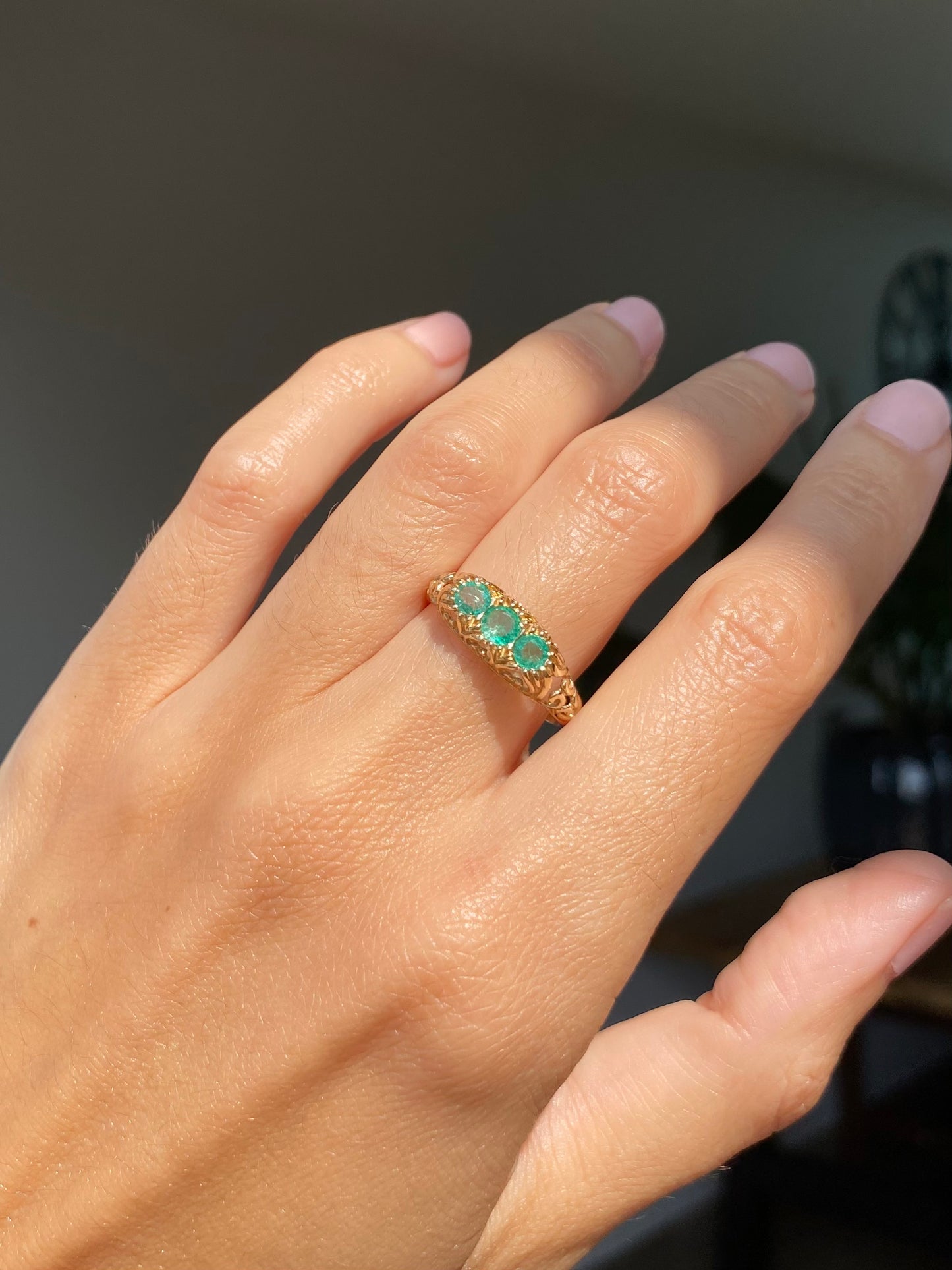 Preloved 9ct Gold Emerald Trilogy Ring