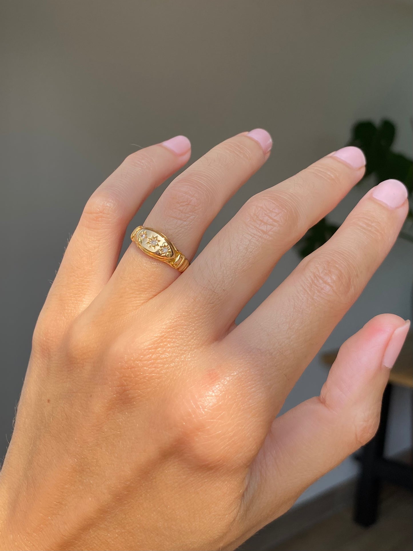 Antique 18ct Gold Diamond Starburst Trilogy Ring