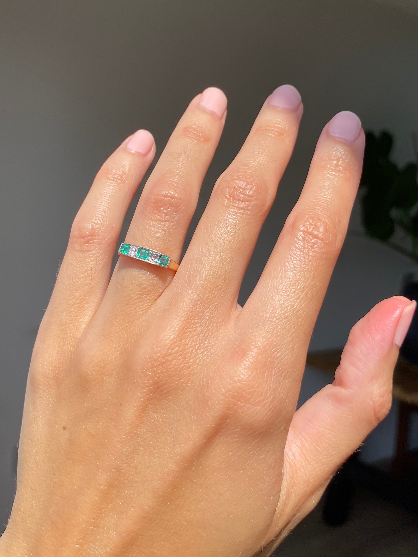 Vintage 18ct Gold Emerald & Diamond Ring