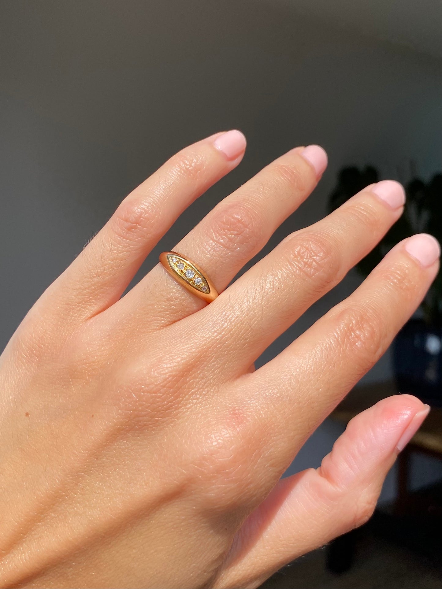 Antique 18ct Gold Diamond Knife Edge Boat Ring