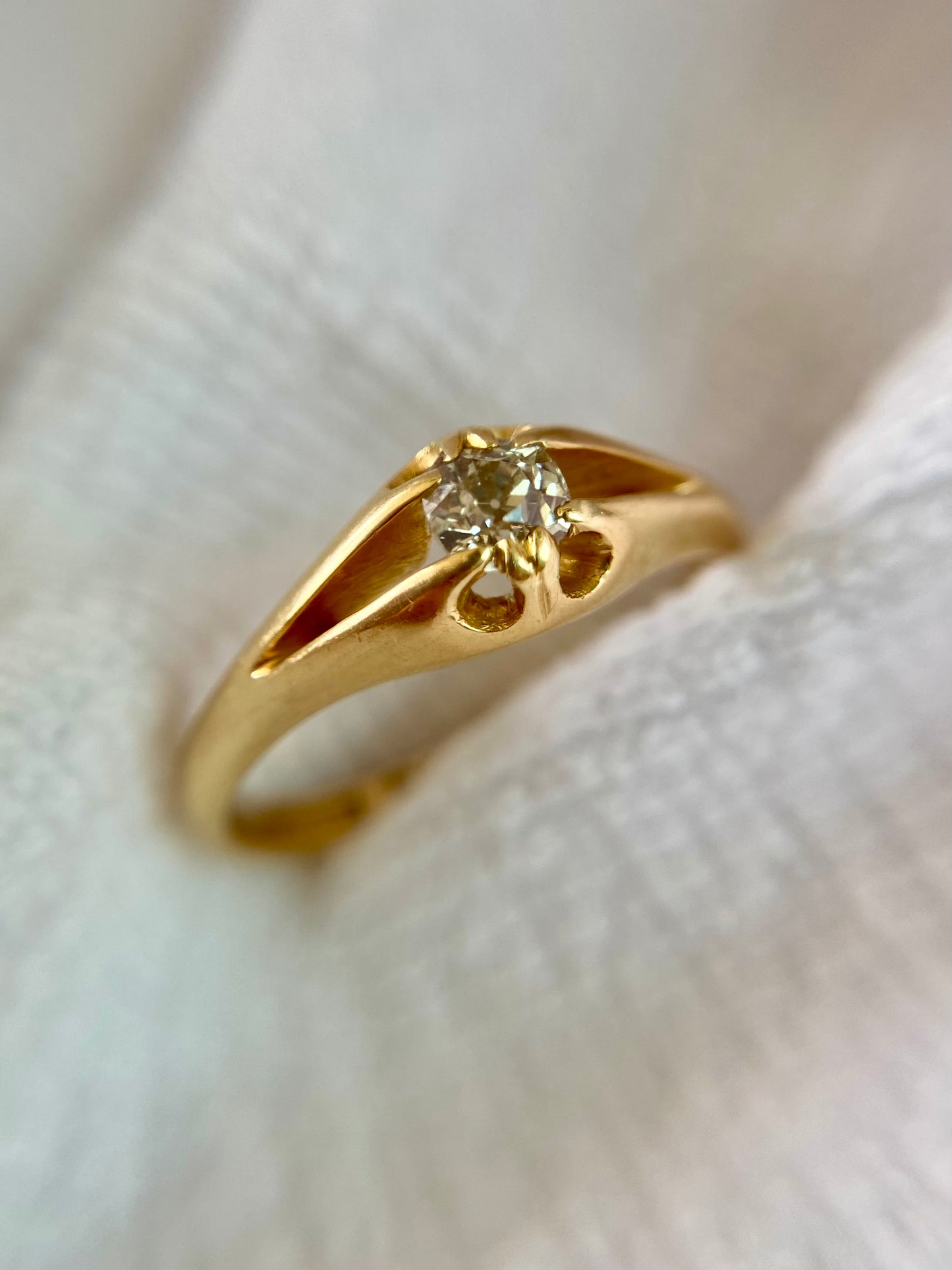 Antique 18ct Gold Old Cut Diamond Solitaire Ring