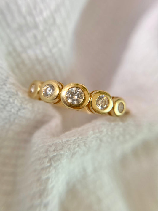 Preloved 14ct Gold 5x White Gem Ring