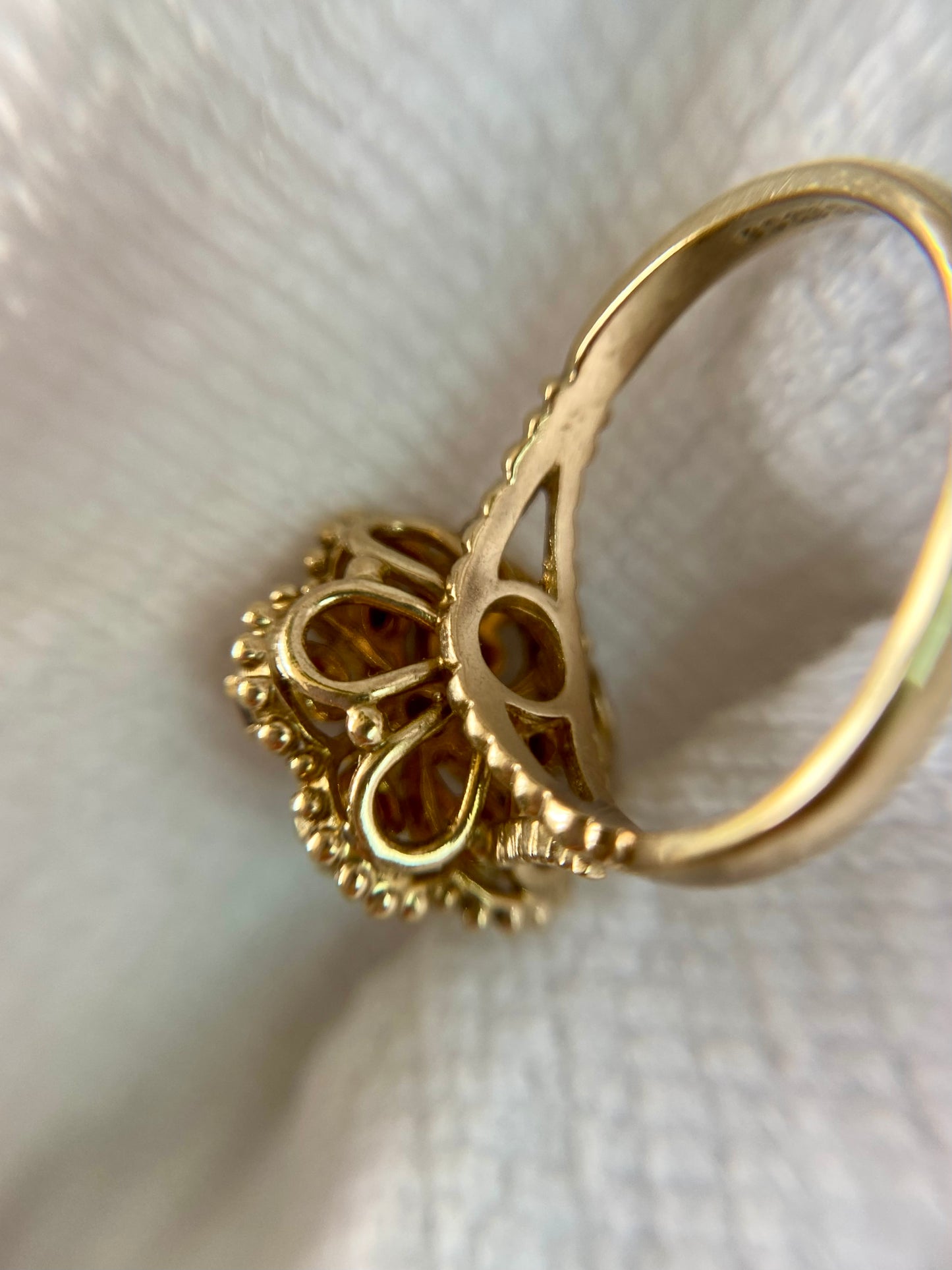 Vintage 9ct Gold Ornate Garnet Flower Ring