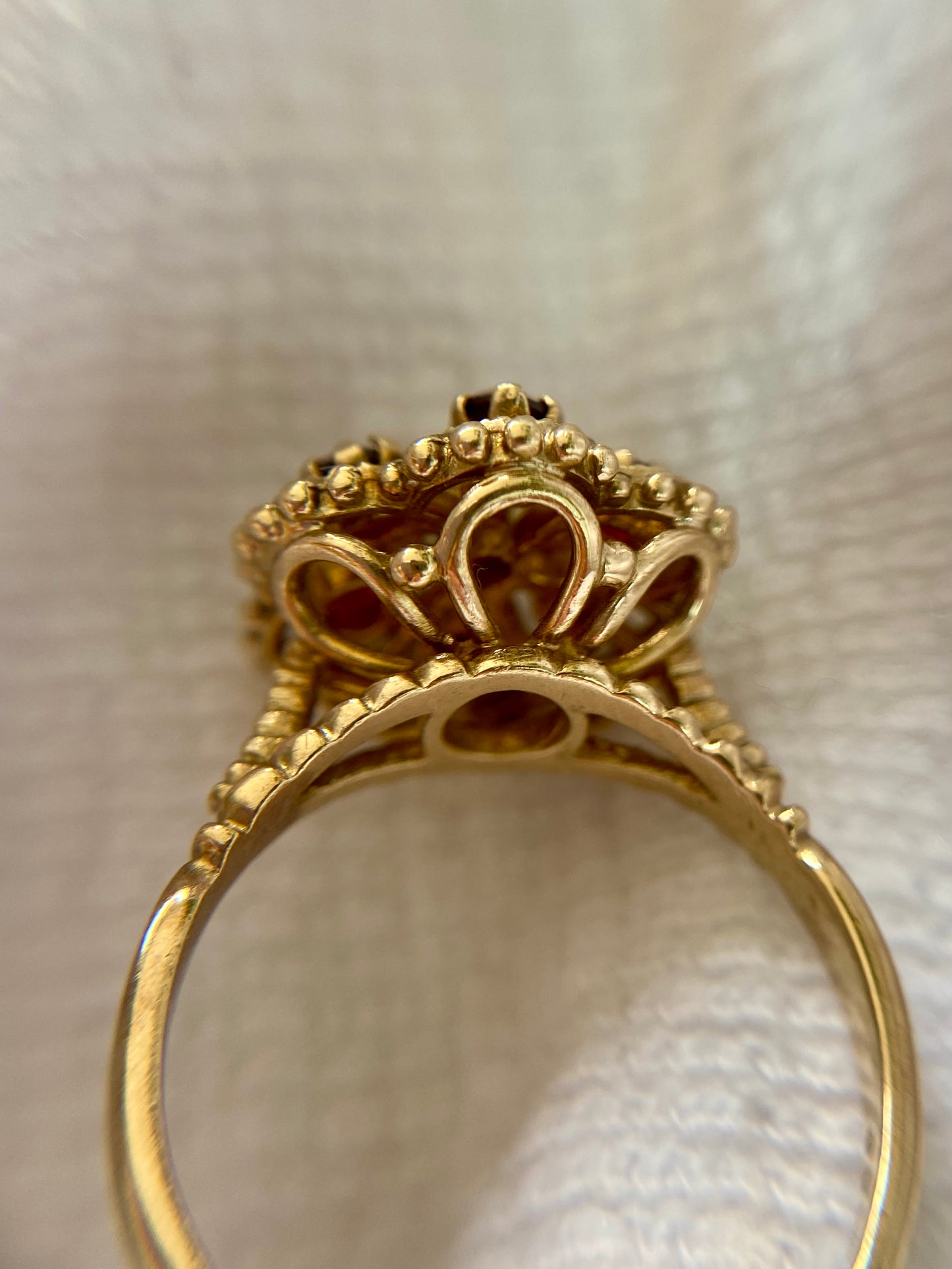 Vintage 9ct Gold Ornate Garnet Flower Ring