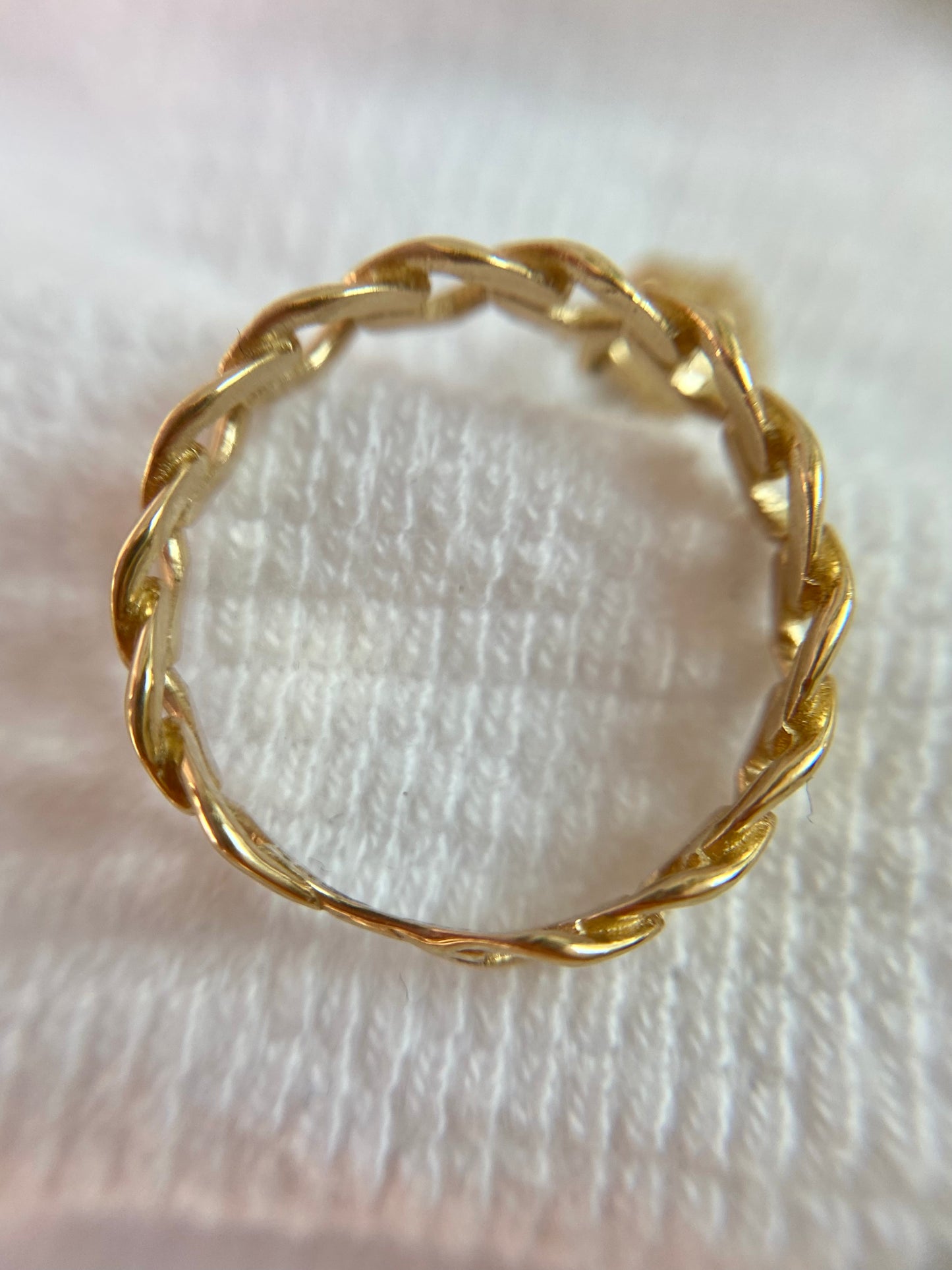 Preloved 14ct Gold Chain Ring with Padlock