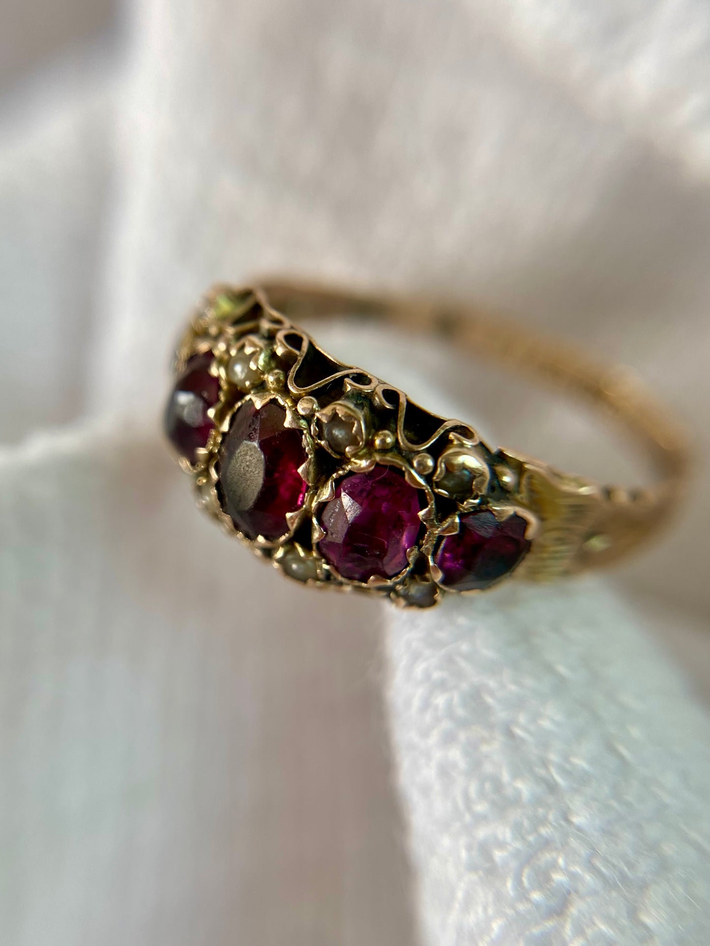Antique 9ct Gold Garnet + Pearl Ring