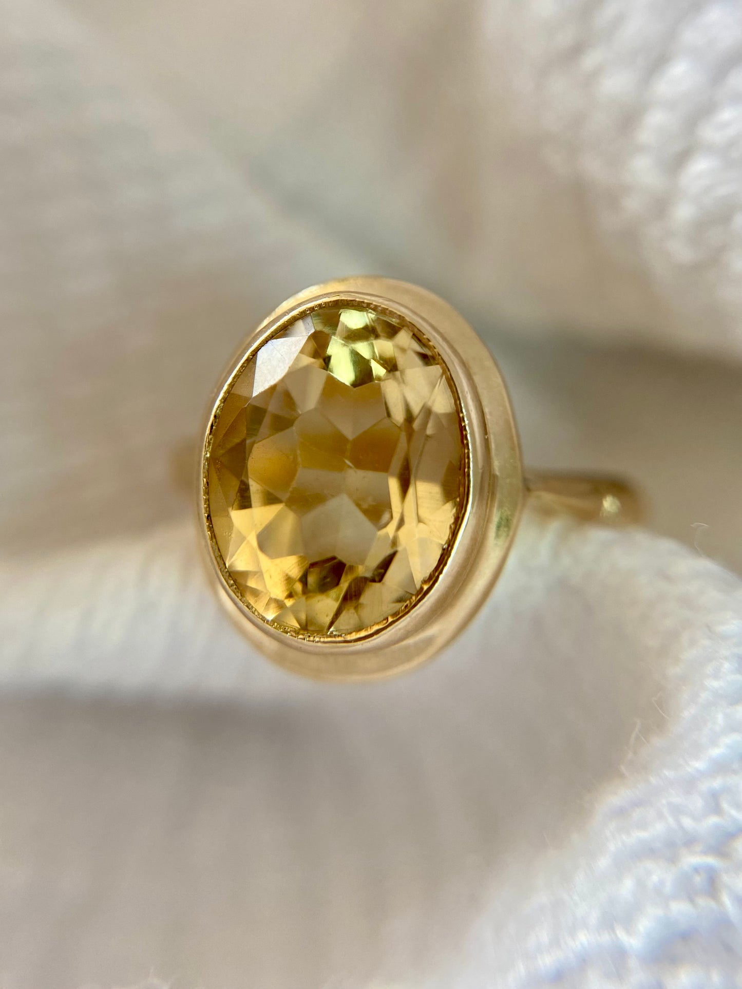 Vintage 9ct Gold Citrine Solitaire Ring