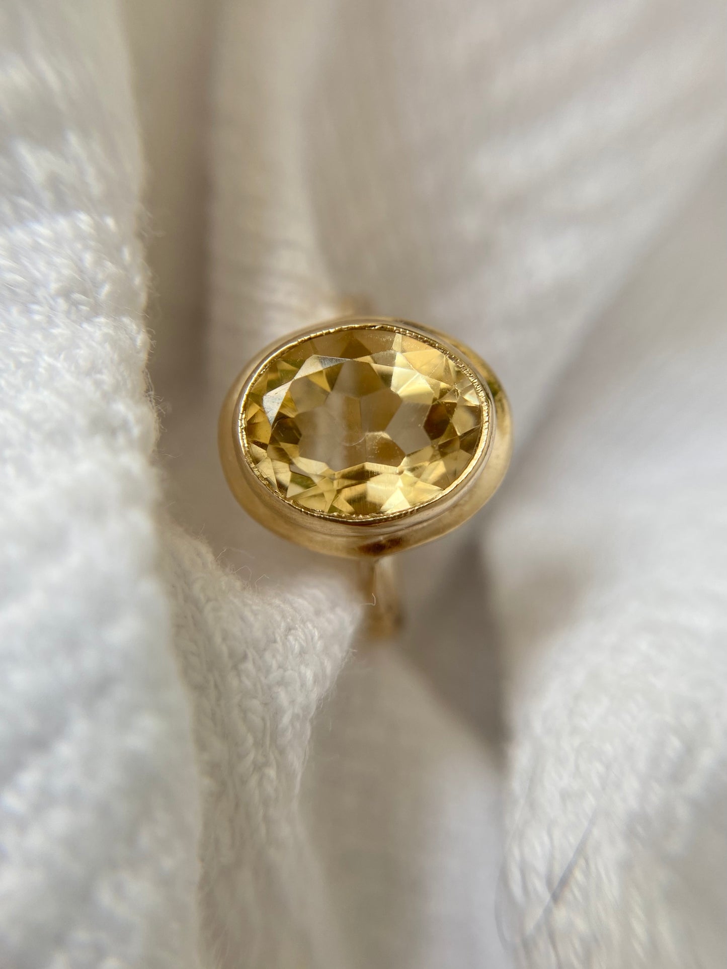 Vintage 9ct Gold Citrine Solitaire Ring