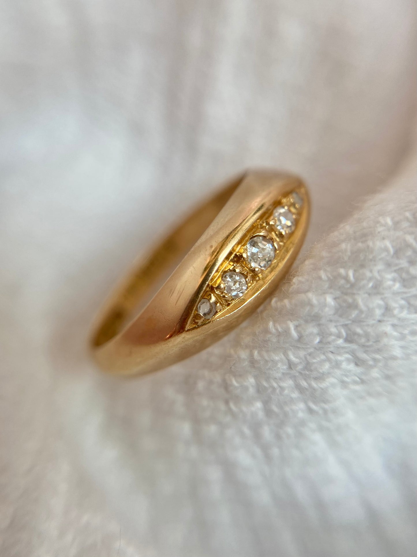 Antique 18ct Gold Diamond Knife Edge Boat Ring