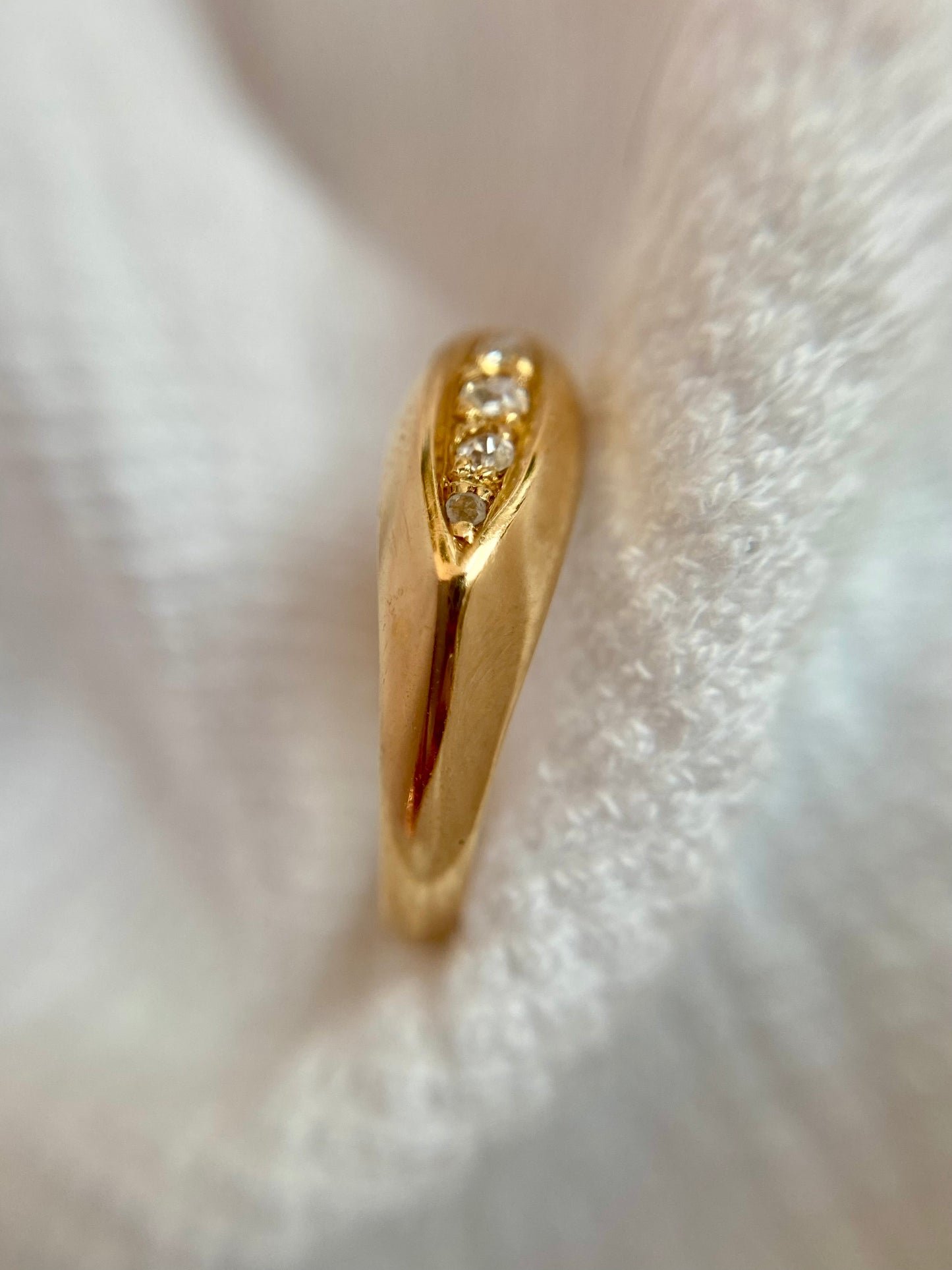 Antique 18ct Gold Diamond Knife Edge Boat Ring