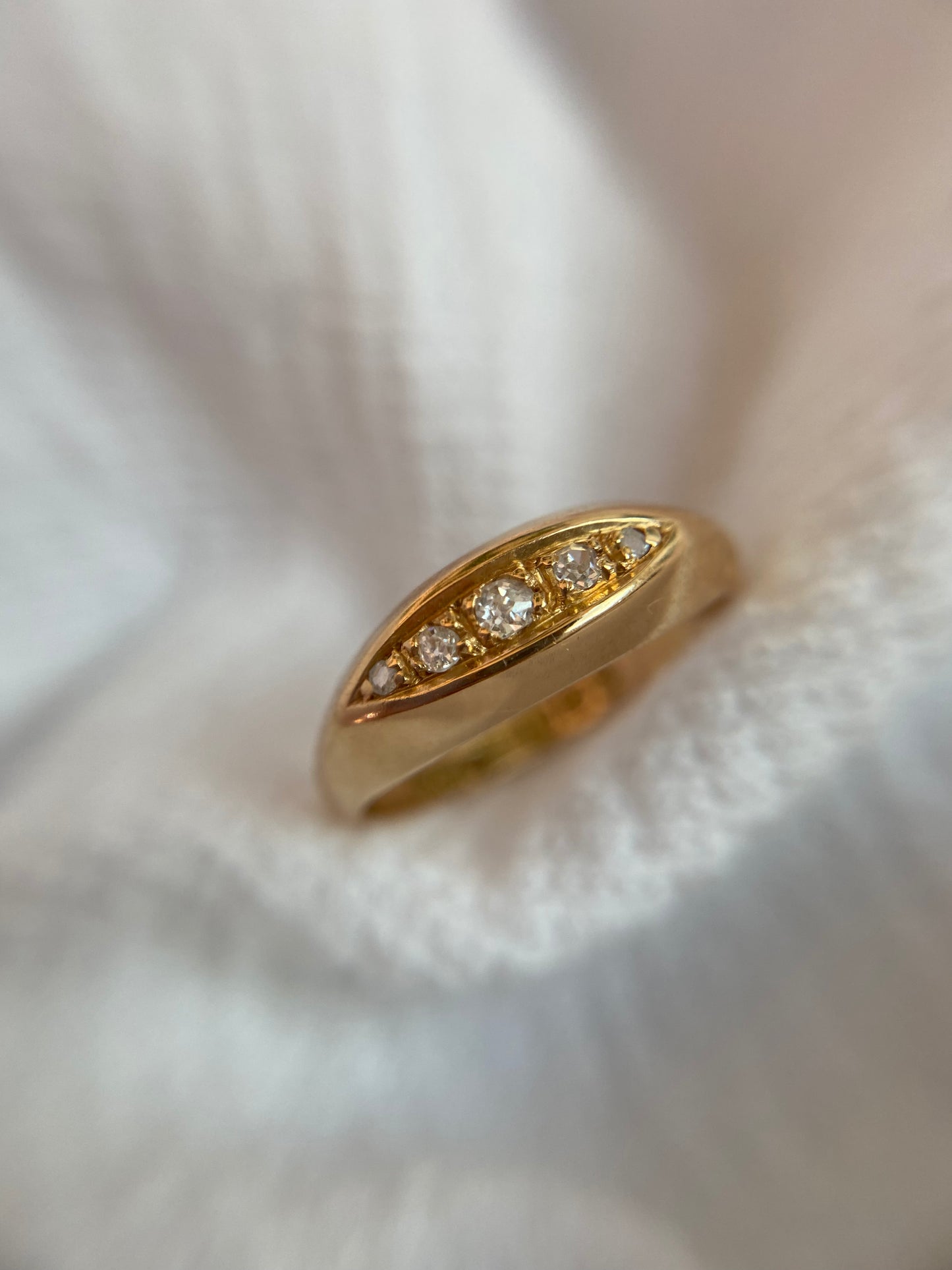 Antique 18ct Gold Diamond Knife Edge Boat Ring