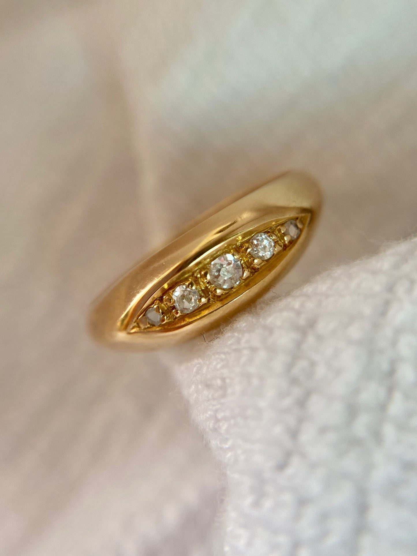 Antique 18ct Gold Diamond Knife Edge Boat Ring