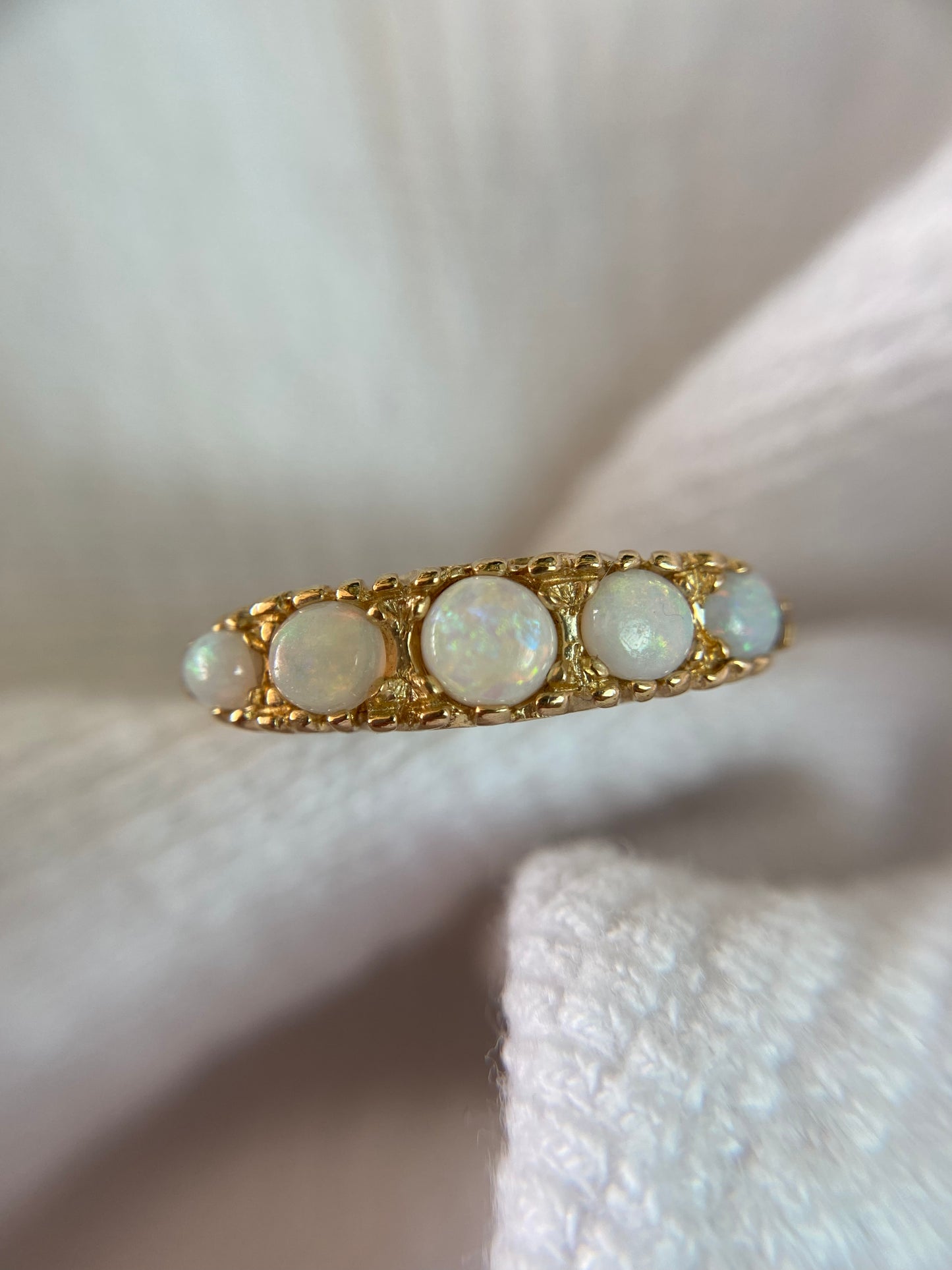 Vintage 9ct Gold Opal Boat Ring