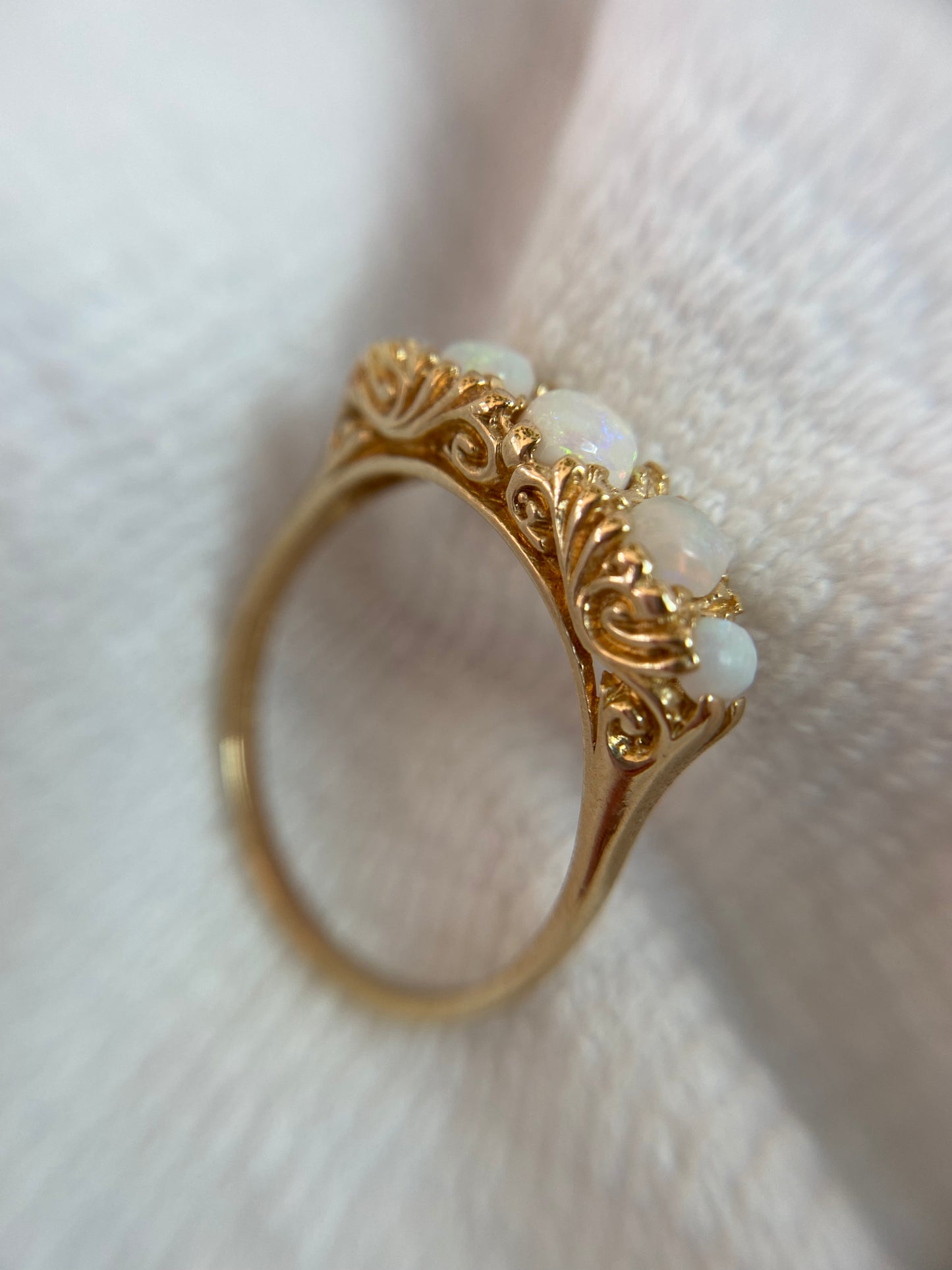 Vintage 9ct Gold Opal Boat Ring