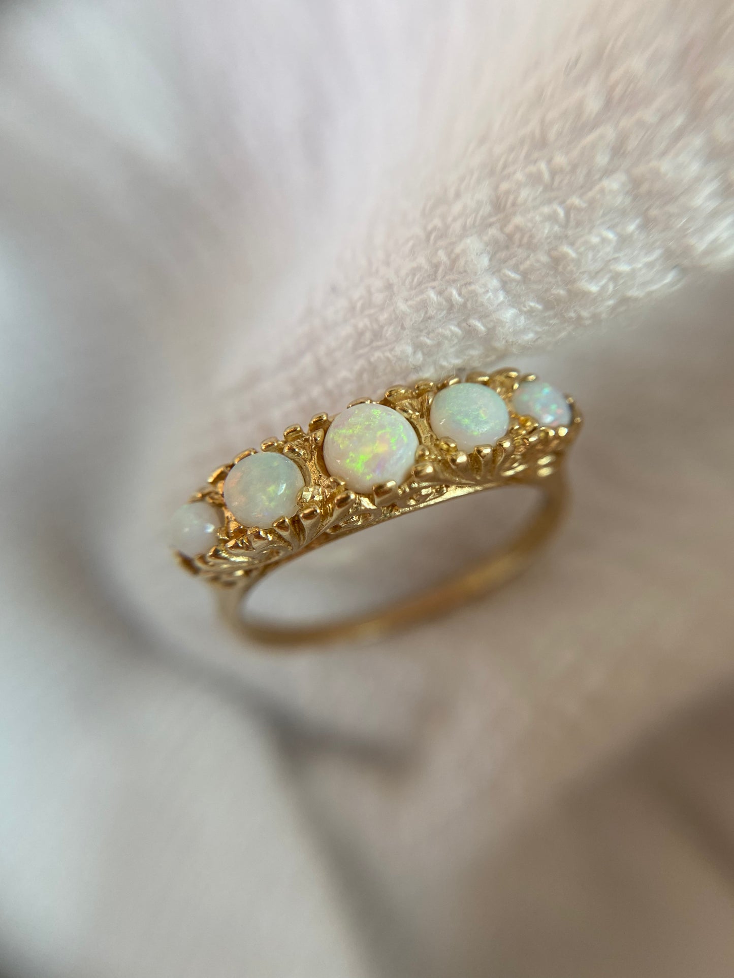 Vintage 9ct Gold Opal Boat Ring