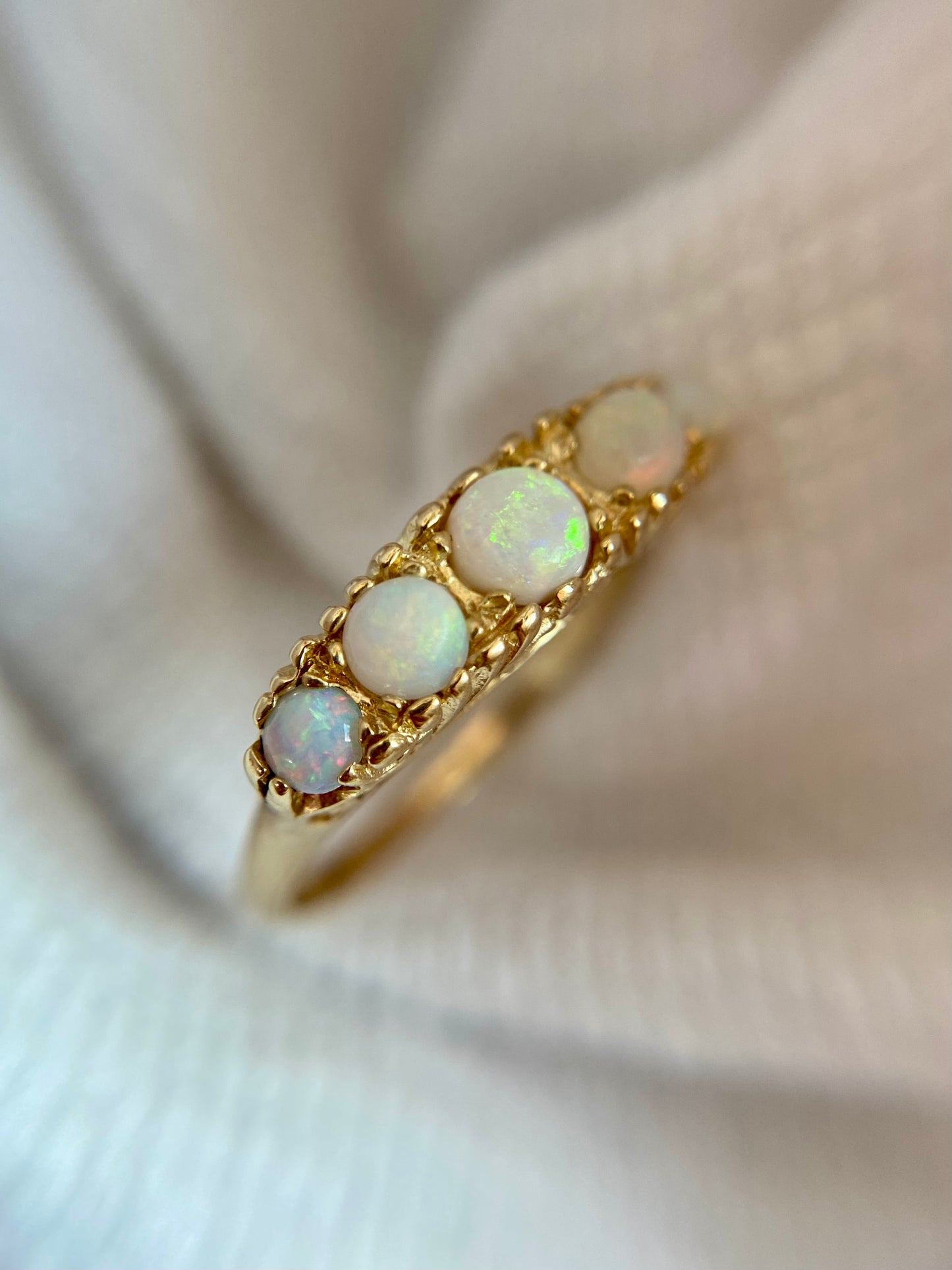 Vintage 9ct Gold Opal Boat Ring