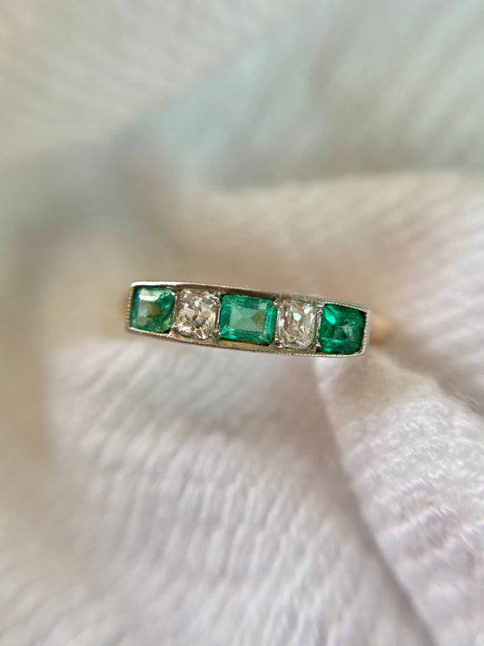 Vintage 18ct Gold Emerald & Diamond Ring