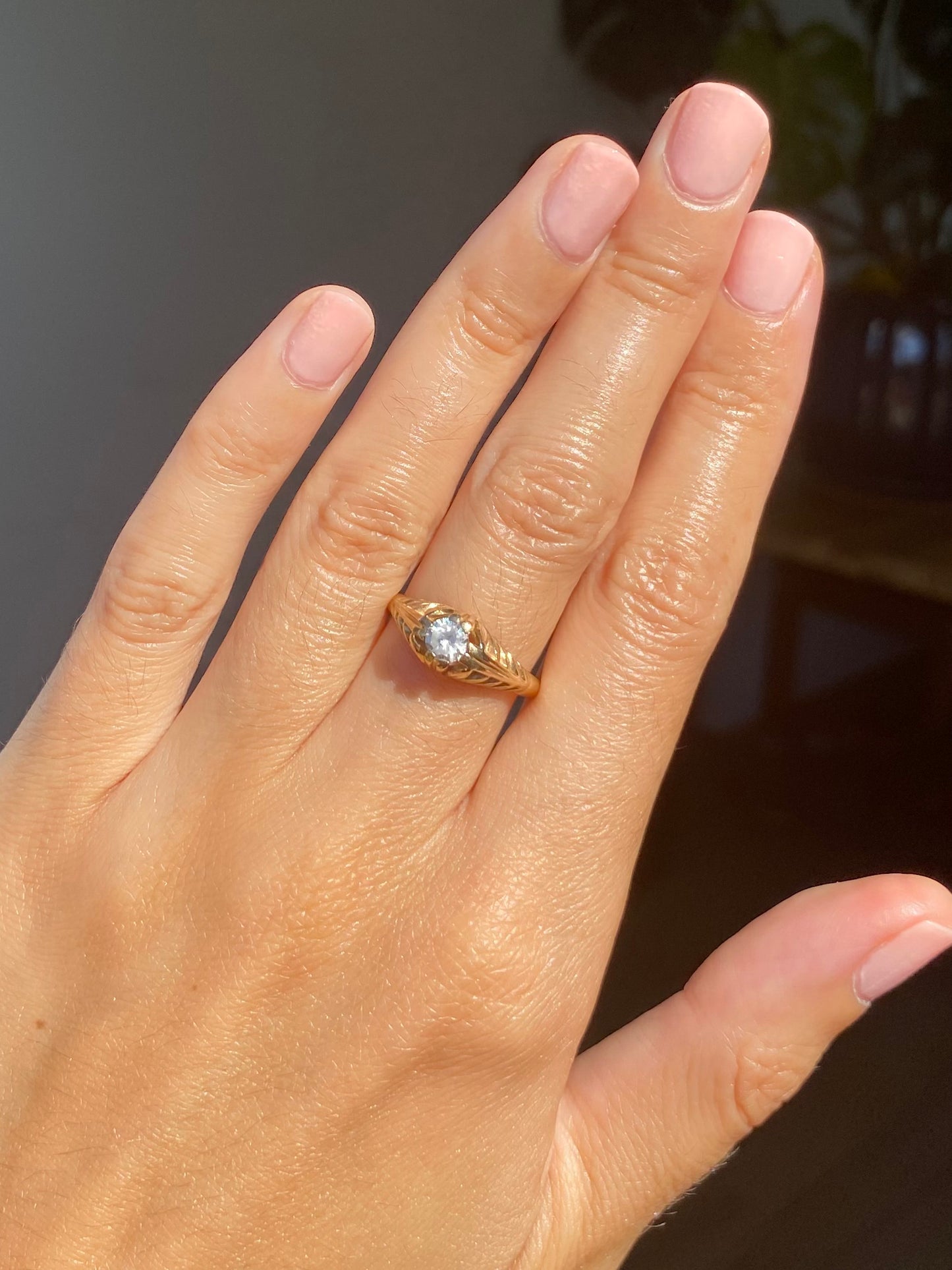 Vintage 9ct Gold Leafy Solitaire Ring