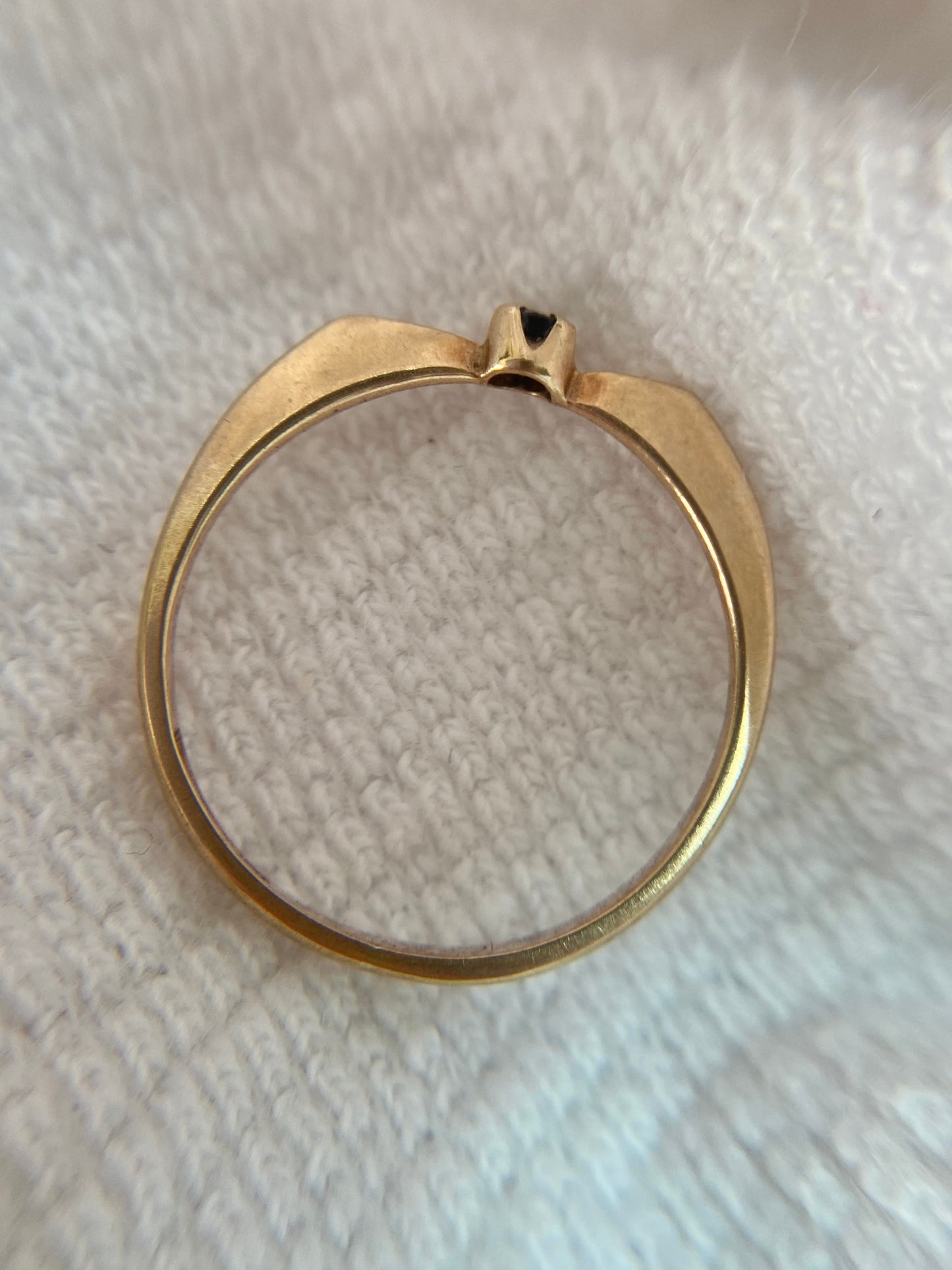 Vintage 9ct Gold Dainty Sapphire Ring