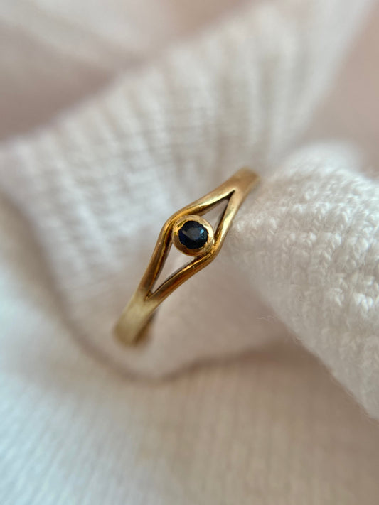Vintage 9ct Gold Sapphire Ring