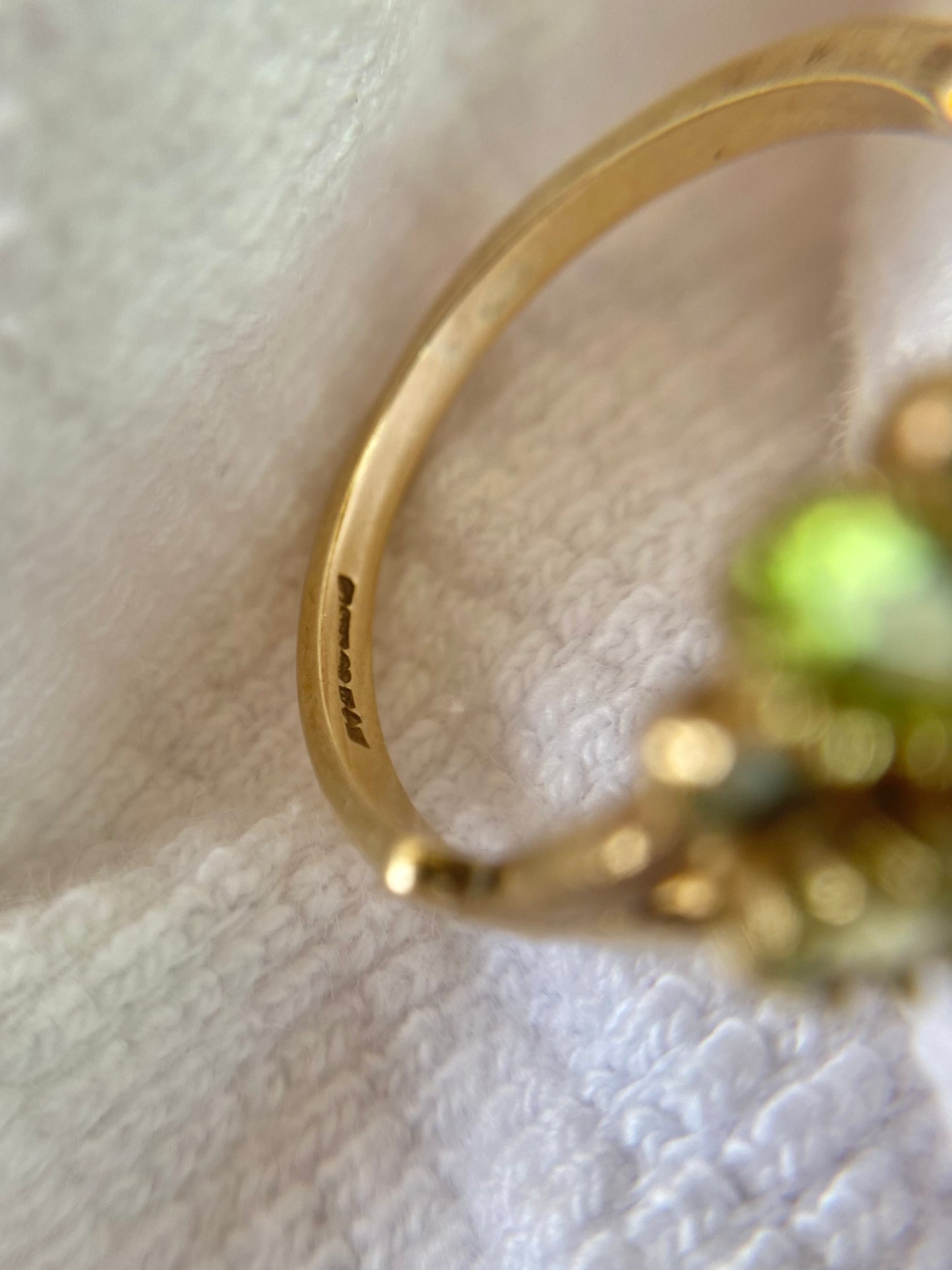 Vintage 9ct Gold Peridot & Pearl Ring