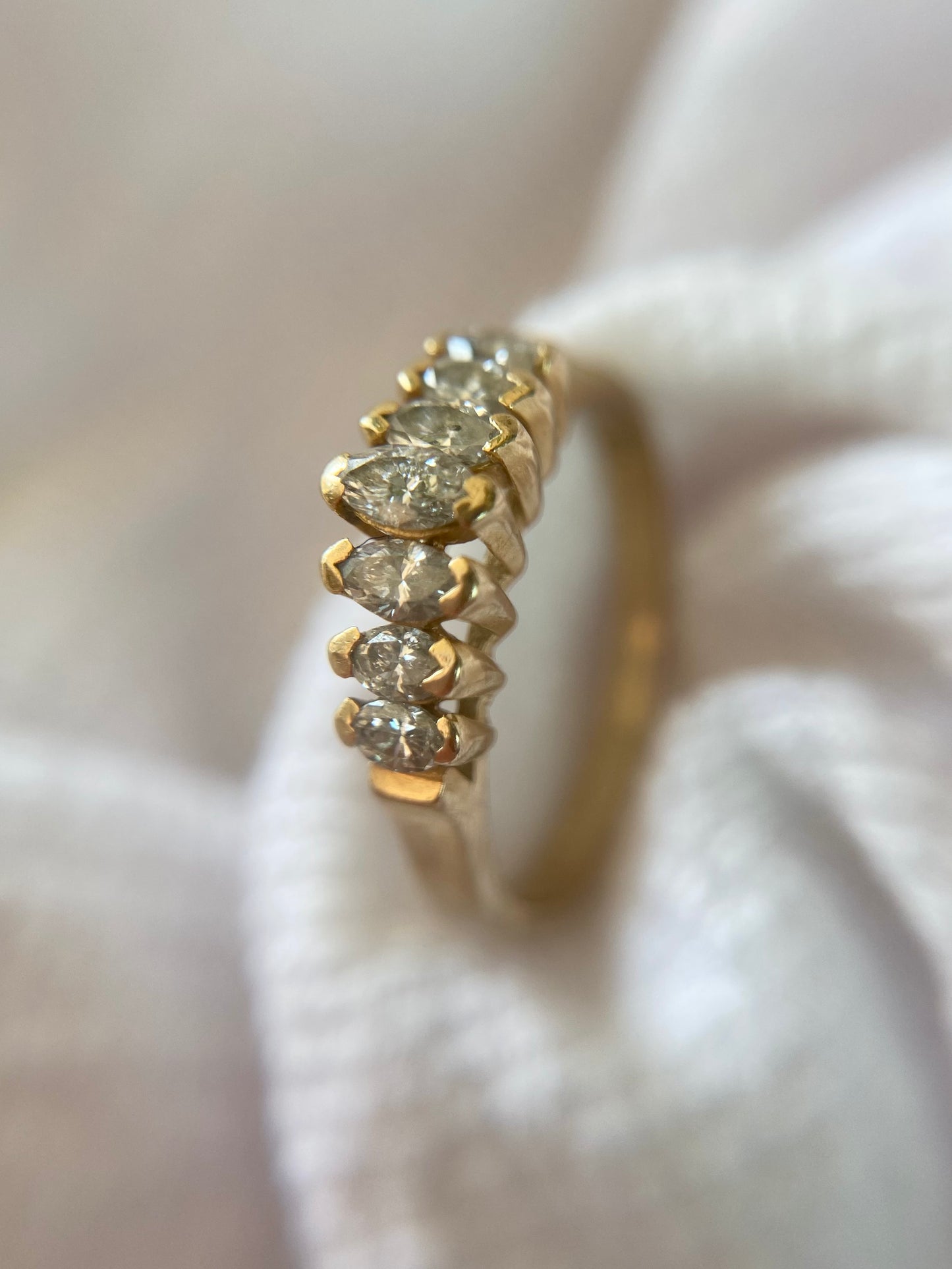 Preloved 10k Gold 7 Diamond Ring