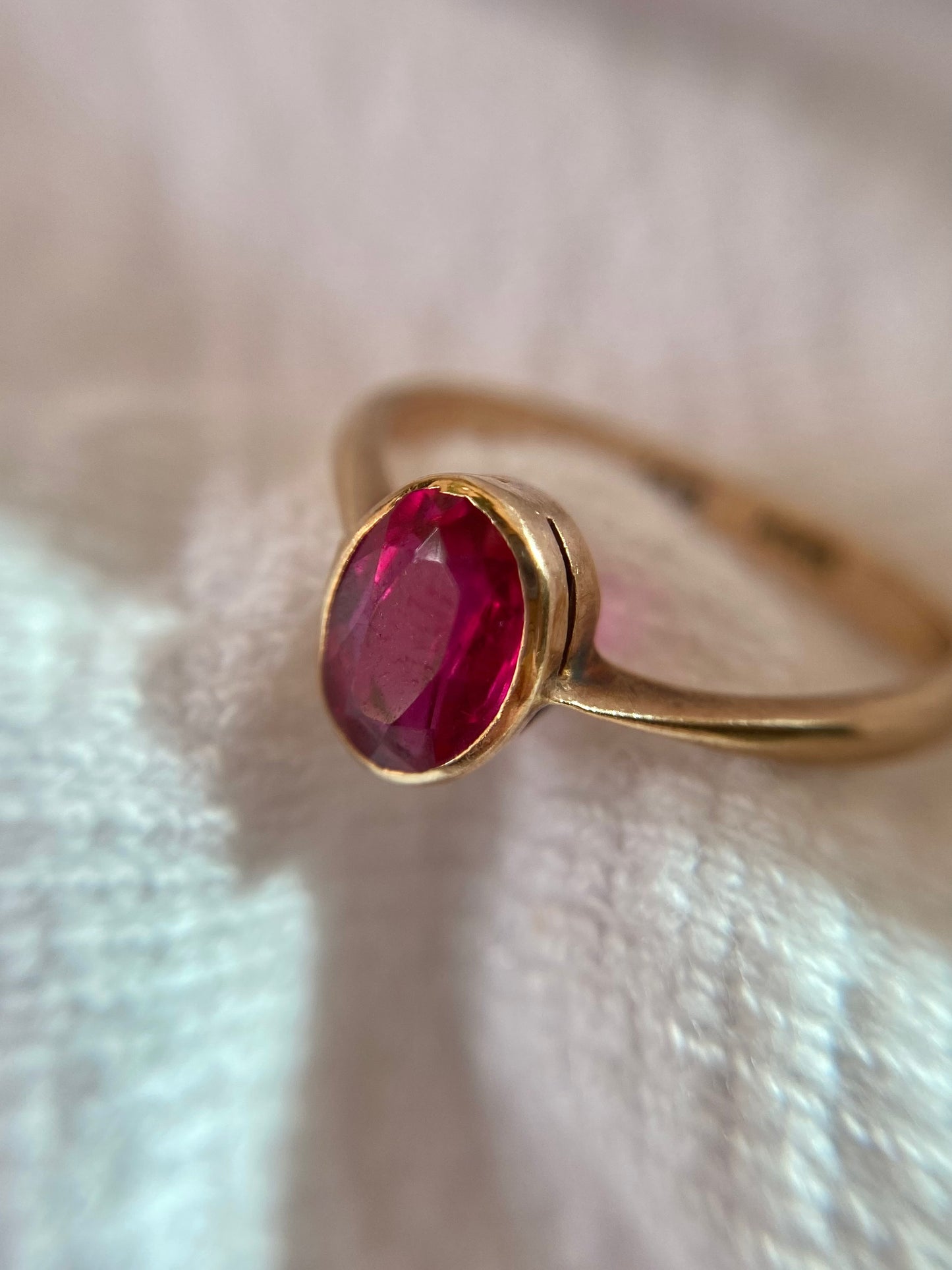 🌟 Vintage 9ct Gold Ruby Solitaire Ring