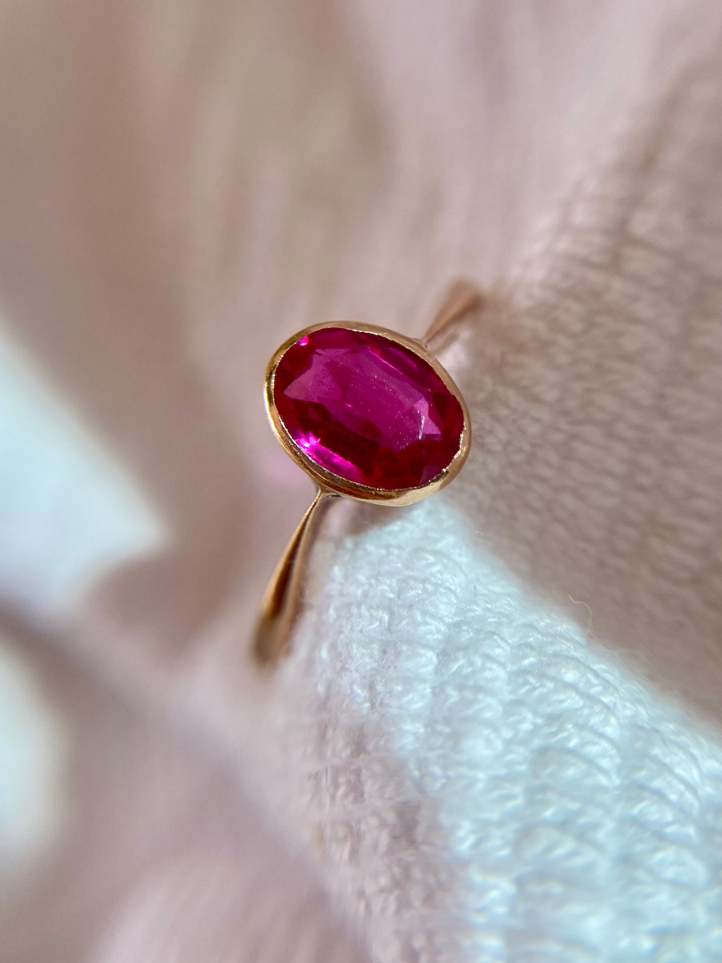 🌟 Vintage 9ct Gold Ruby Solitaire Ring