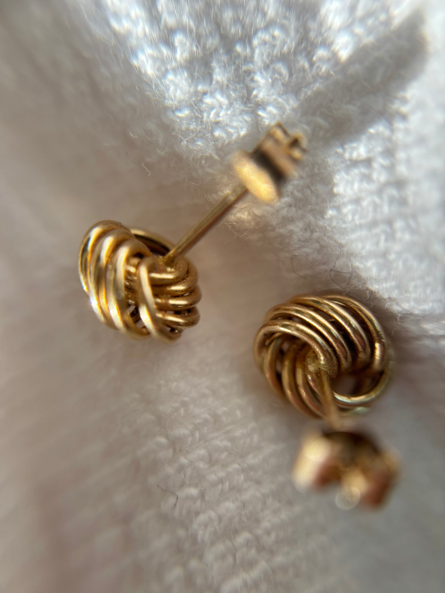 Vintage 9ct Gold Studs
