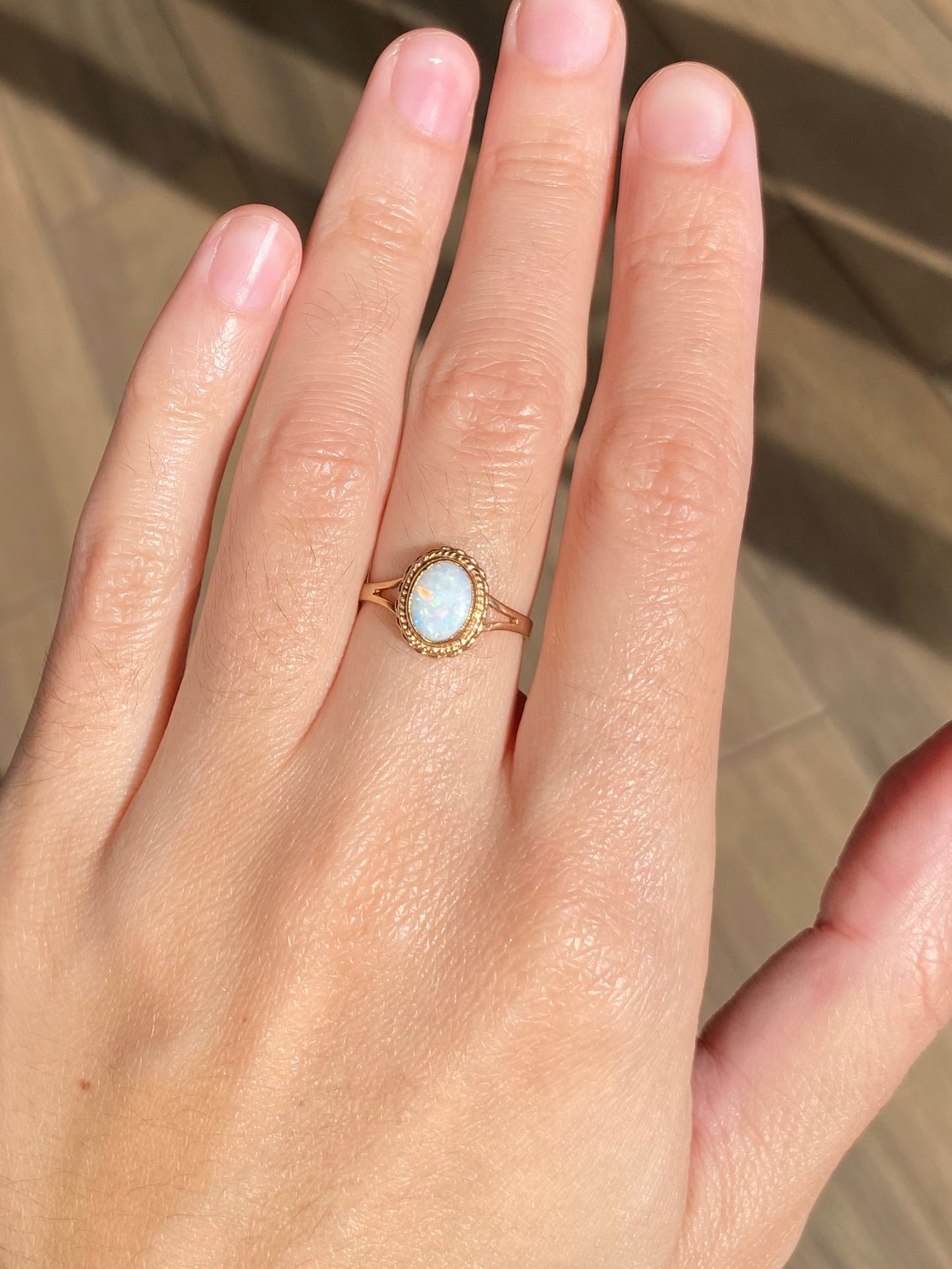 Vintage 9ct Gold Opal Solitaire Ring