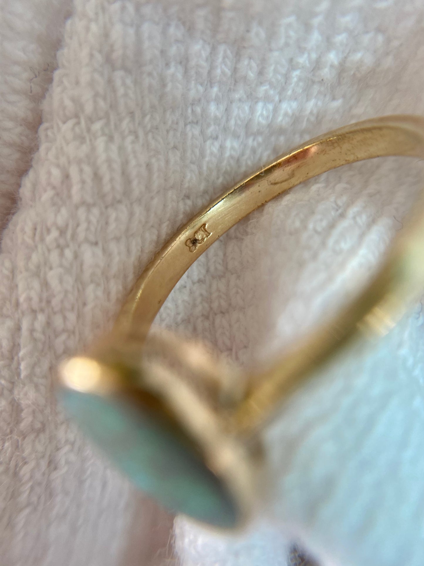 Preloved 9ct Gold Opal Solitaire Ring