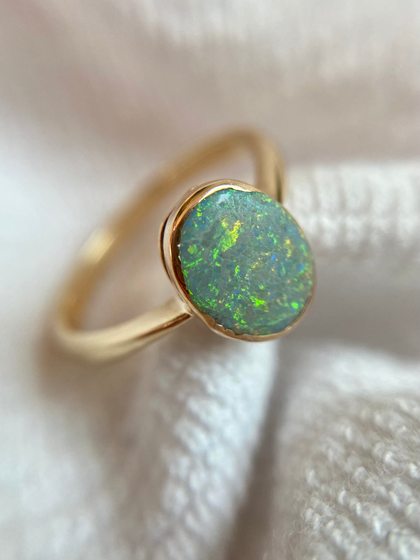 Preloved 9ct Gold Opal Solitaire Ring