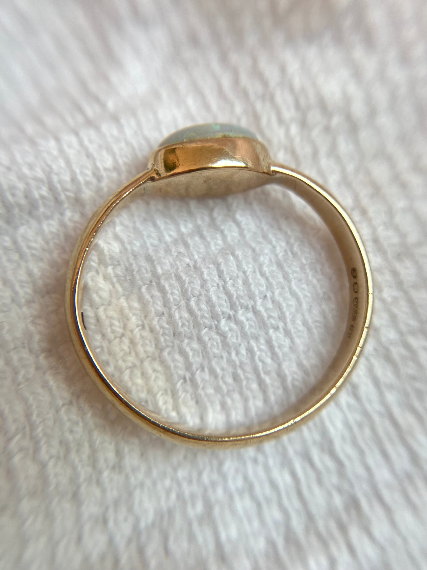 Vintage 9ct Gold East-West Opal Ring