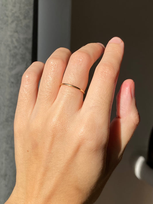 🌟 Vintage 9ct Gold Minimal Gold Band