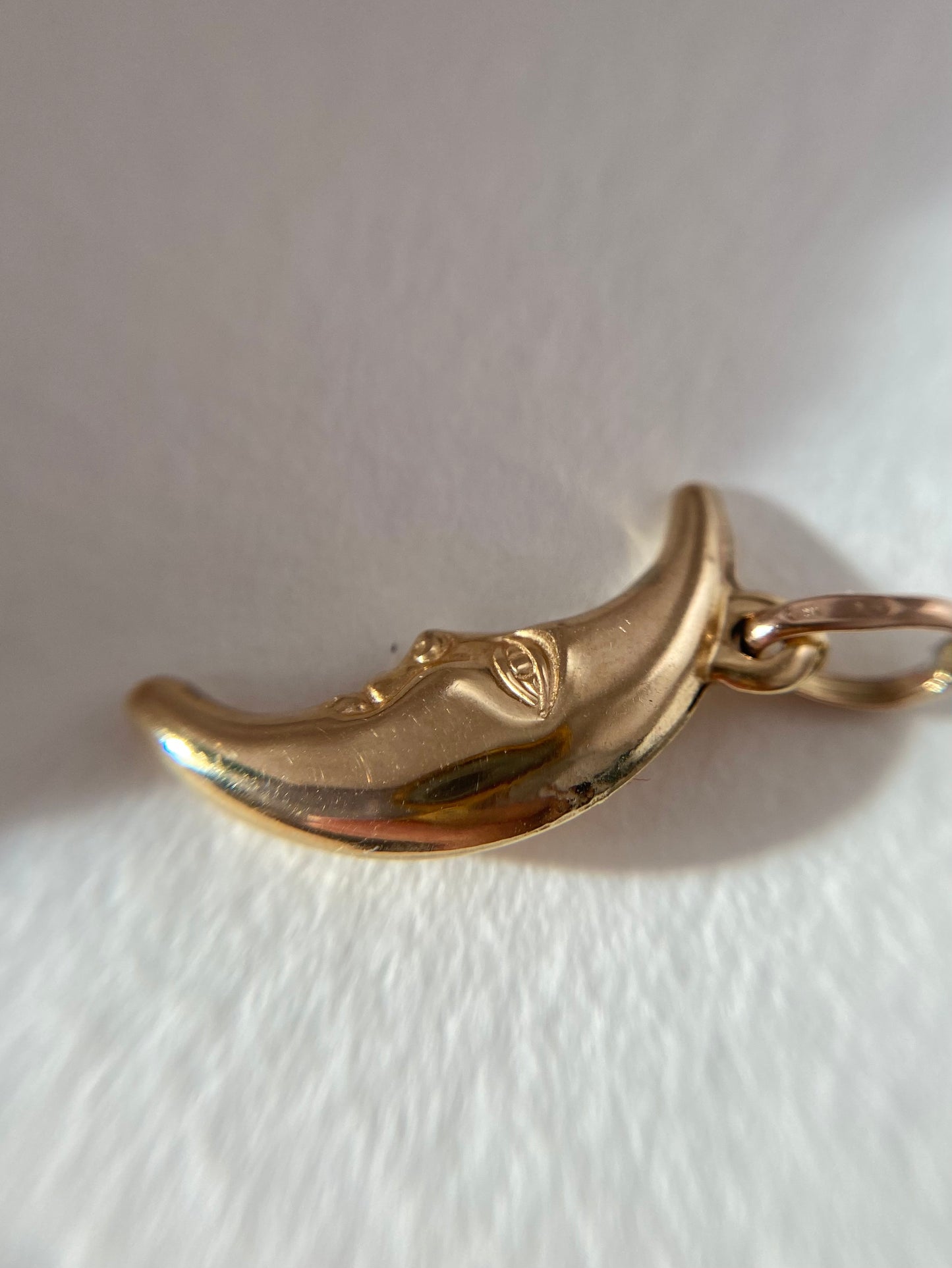 🌟 Preloved 9ct Gold Happy Moon Pendant