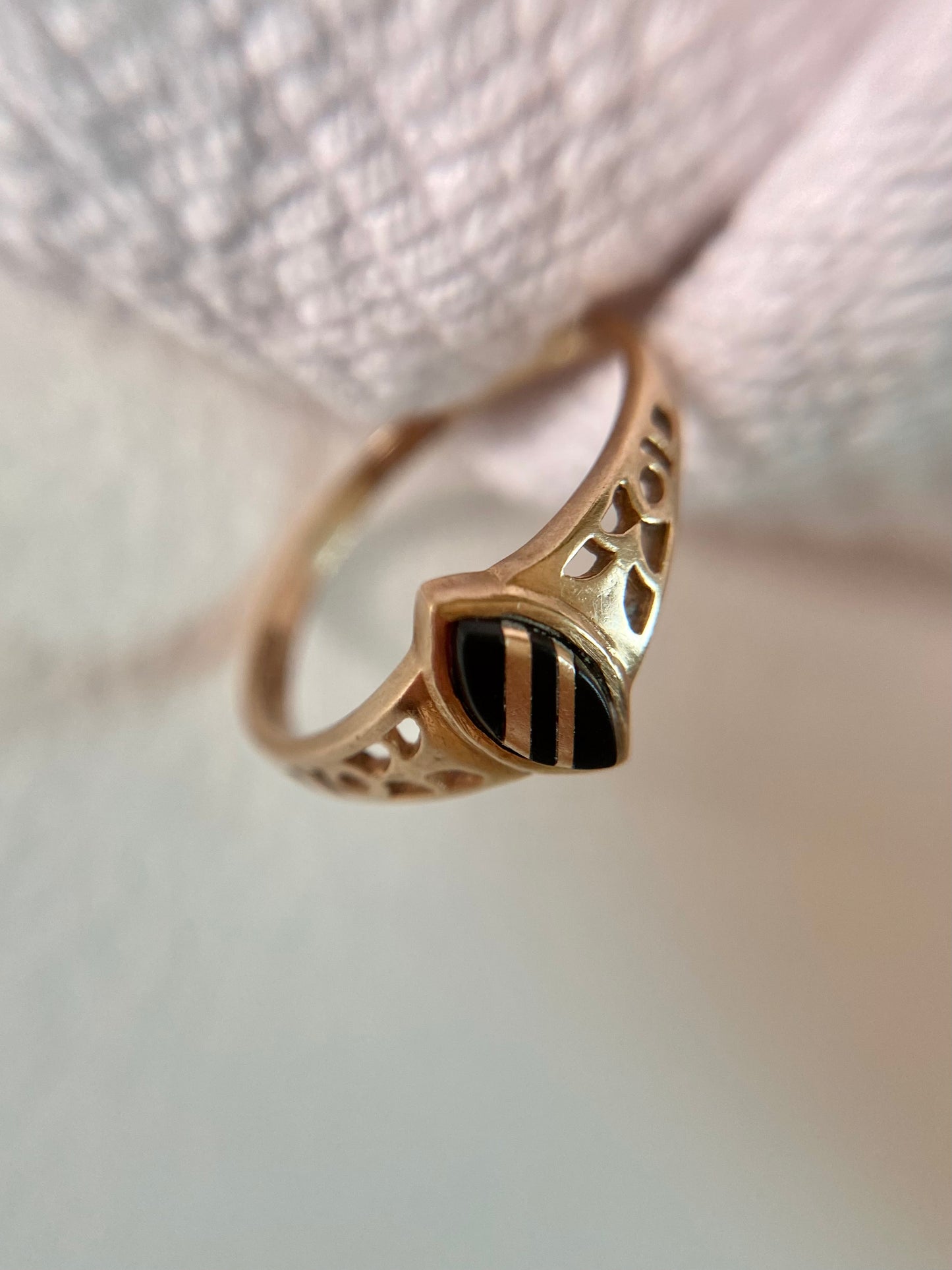 🌟 Vintage 9ct Gold Onyx Ring