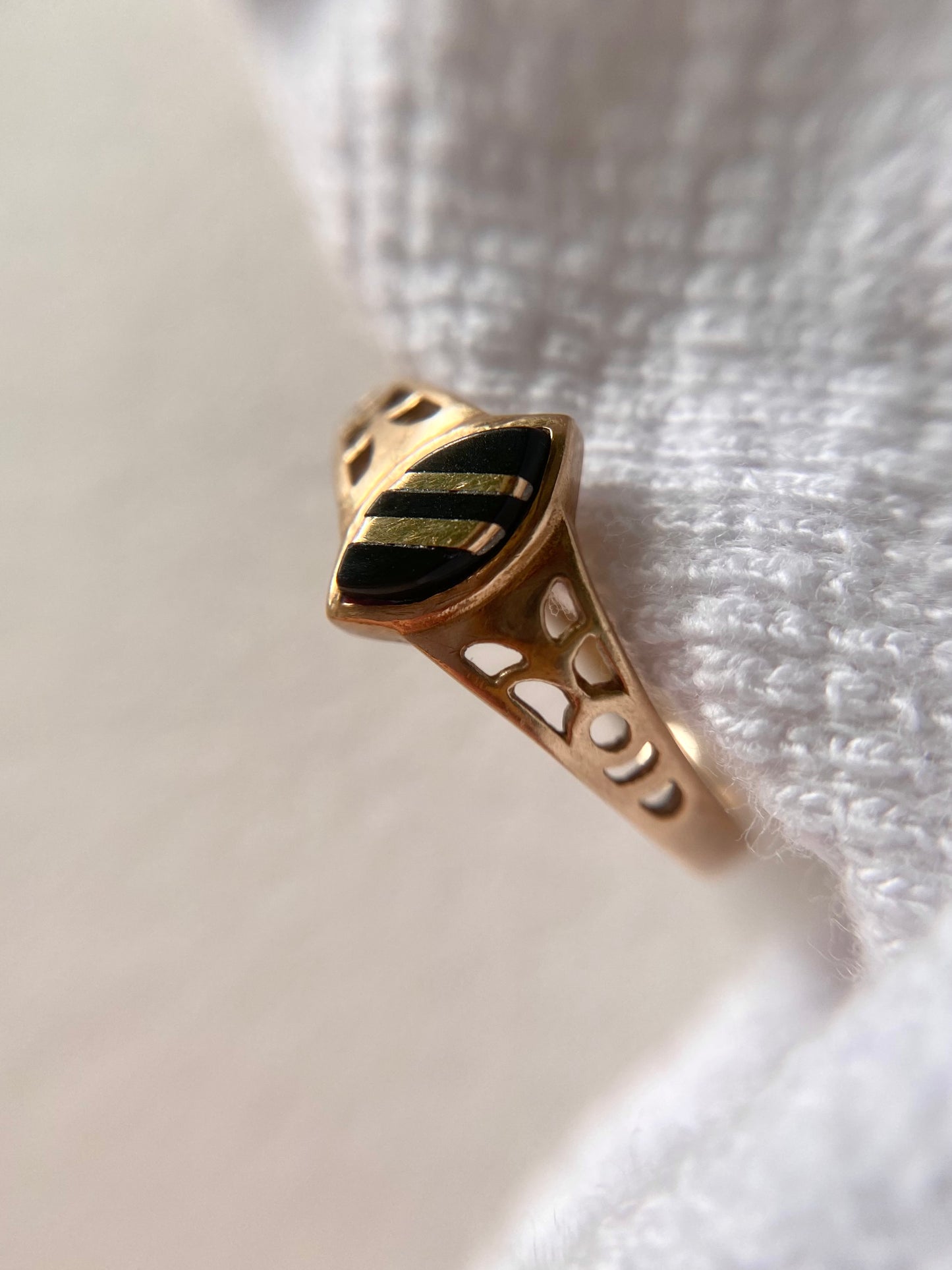 🌟 Vintage 9ct Gold Onyx Ring