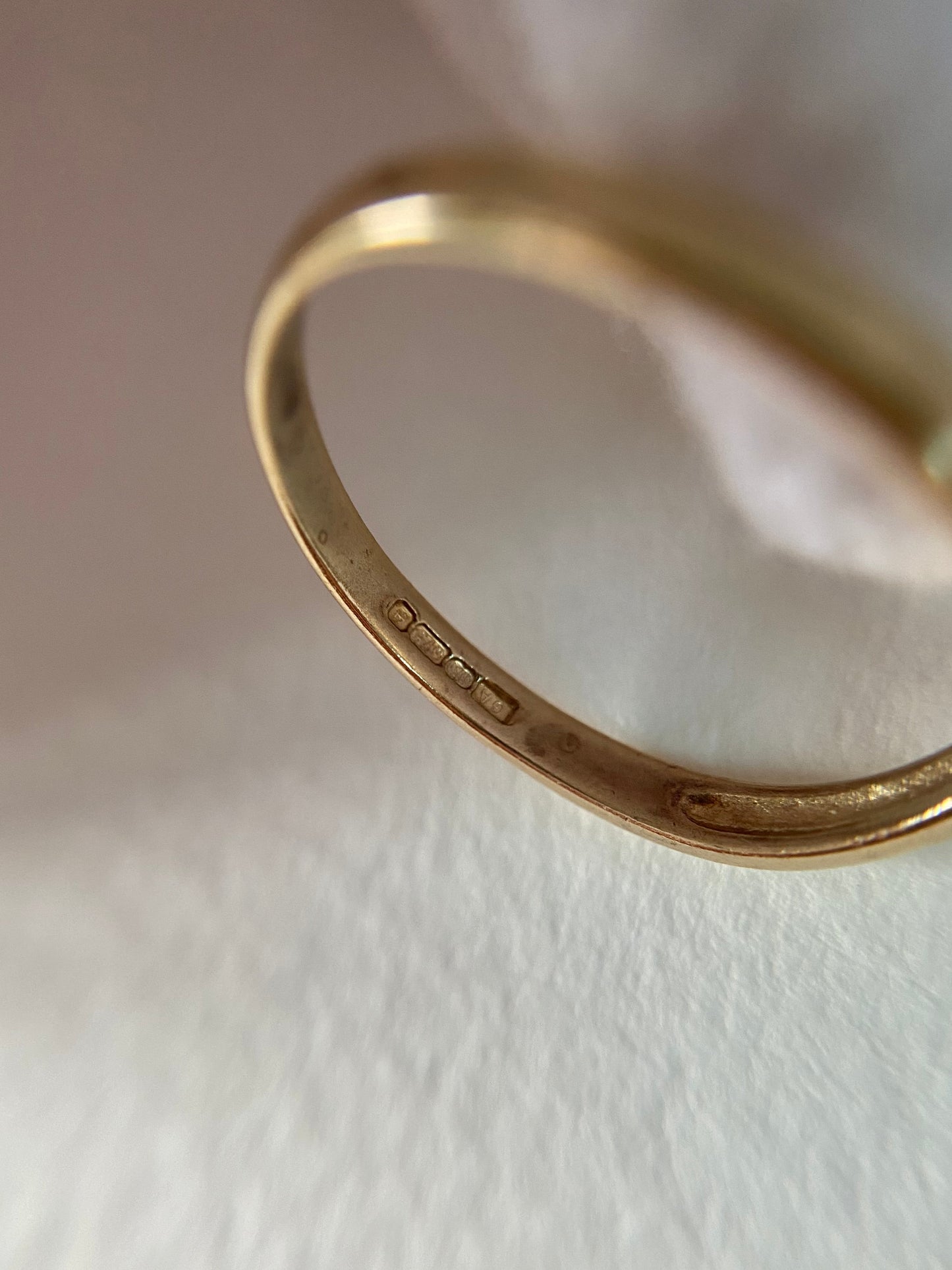 🌟 Preloved 9ct Gold Plain Wishbone Ring