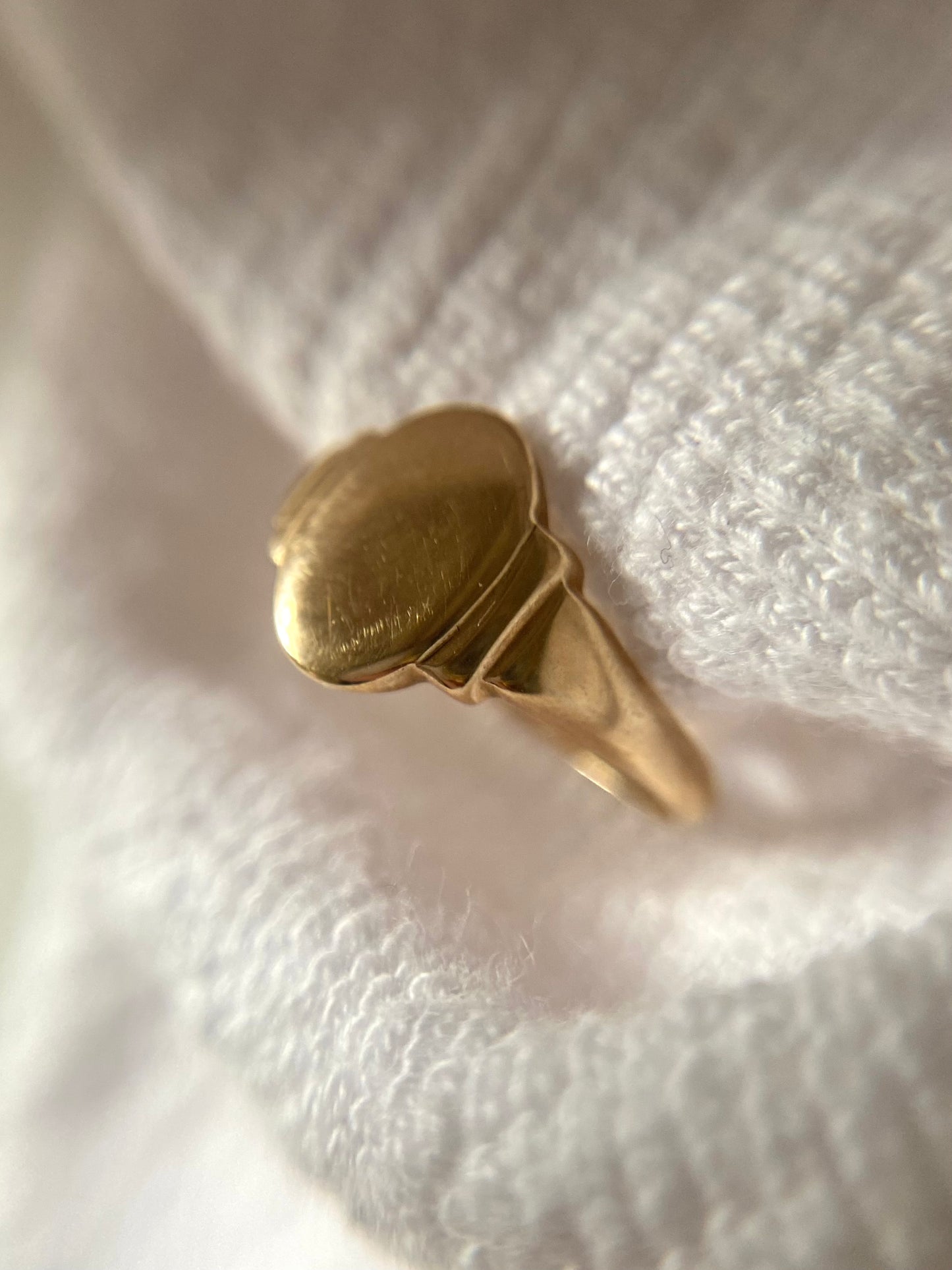 🌟 Antique 9ct Gold Oval Pinky Ring