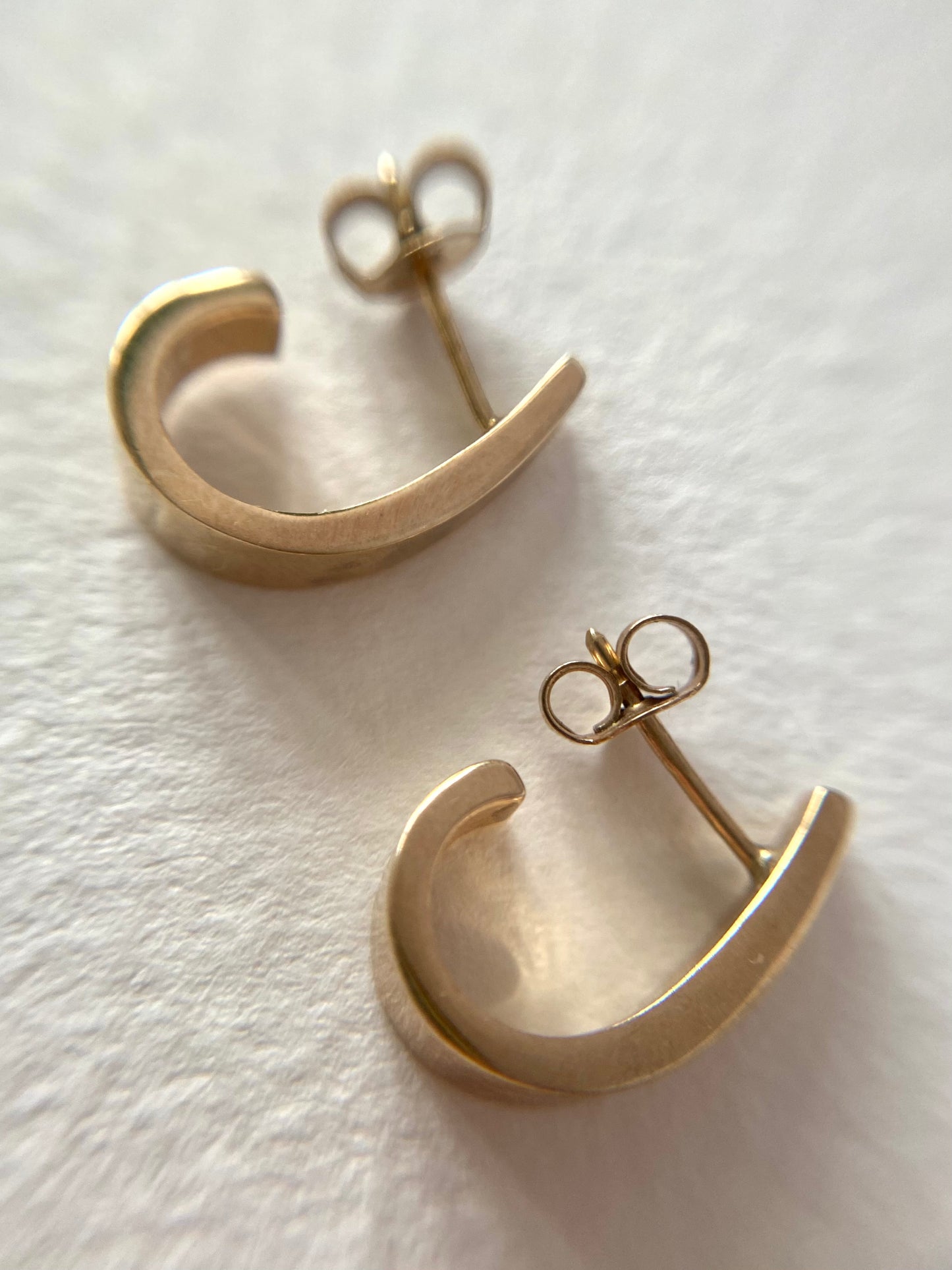 🌟 Preloved 9ct Gold Half Hoop Earrings