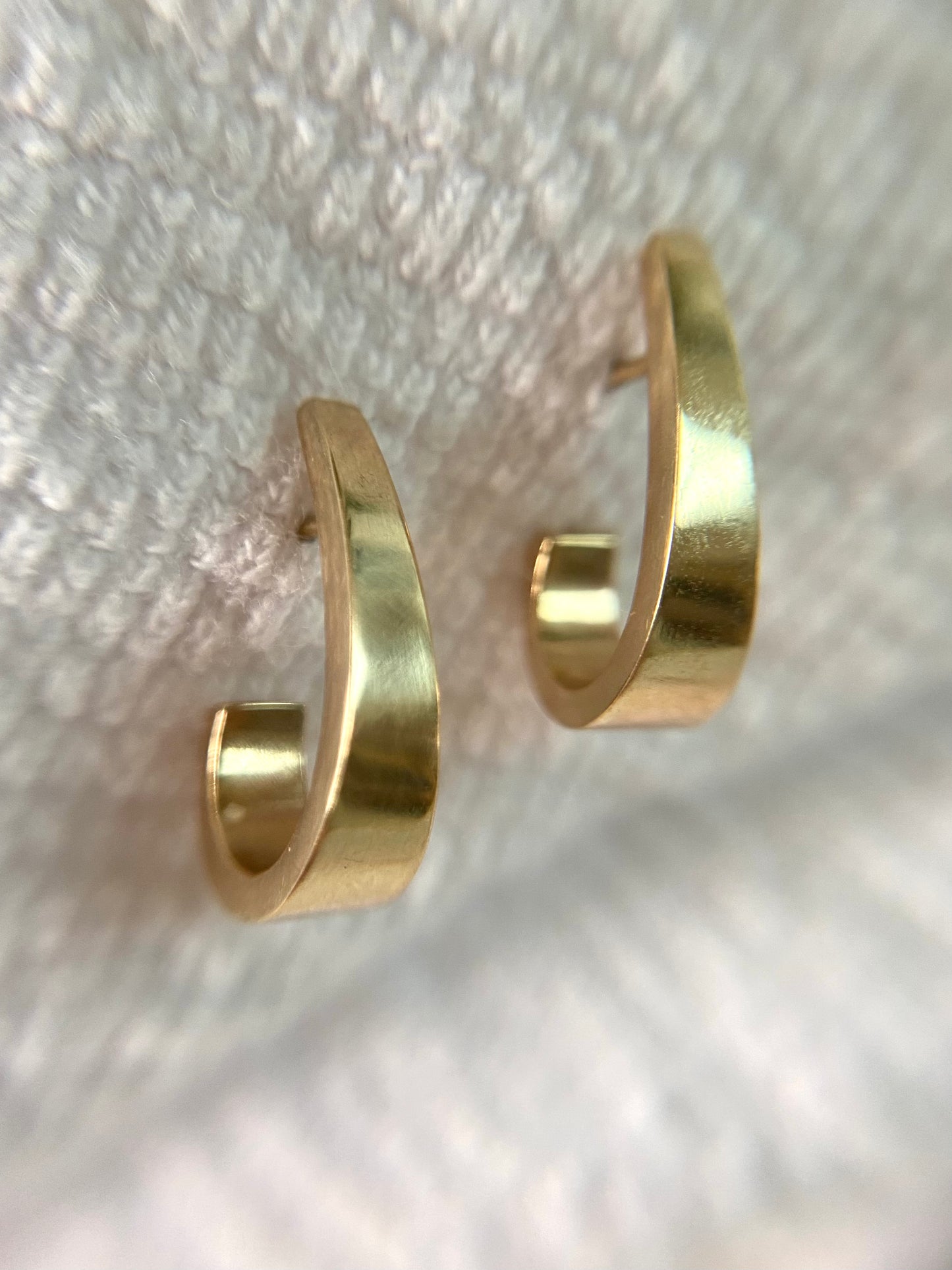 🌟 Preloved 9ct Gold Half Hoop Earrings