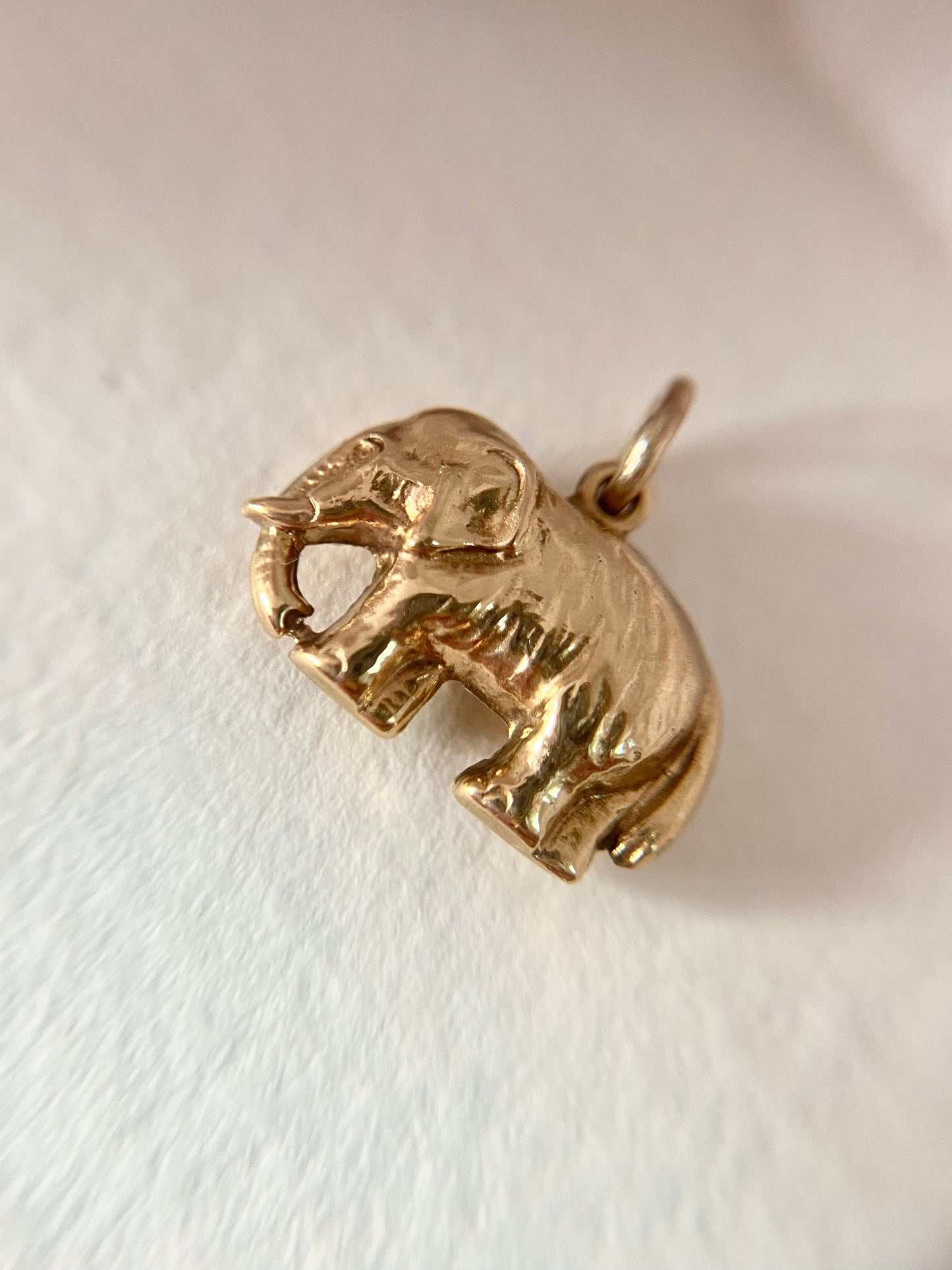 🌟 Vintage 9ct Gold Elephant Pendant